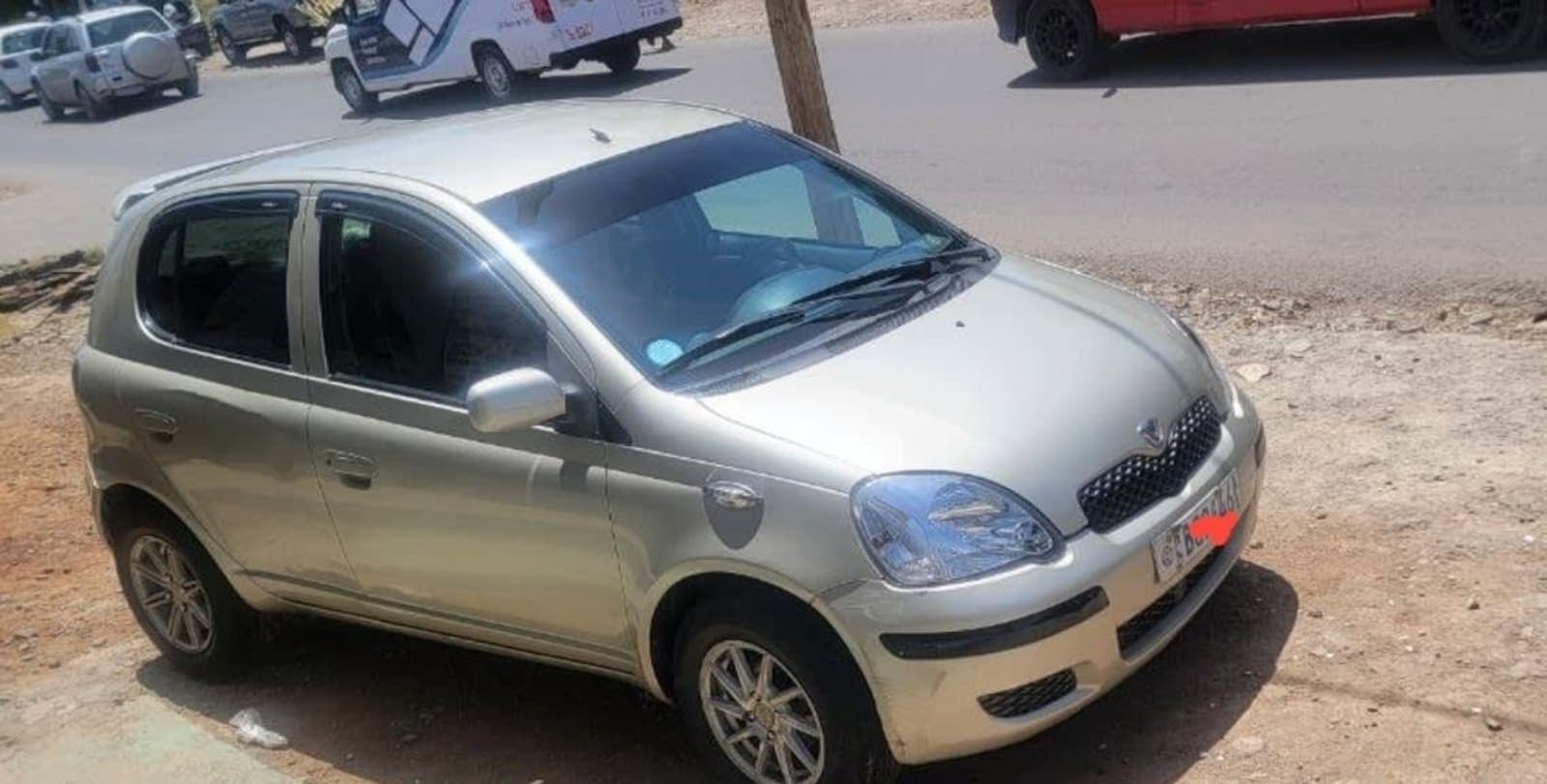 2002 toyota vitz — photo 3