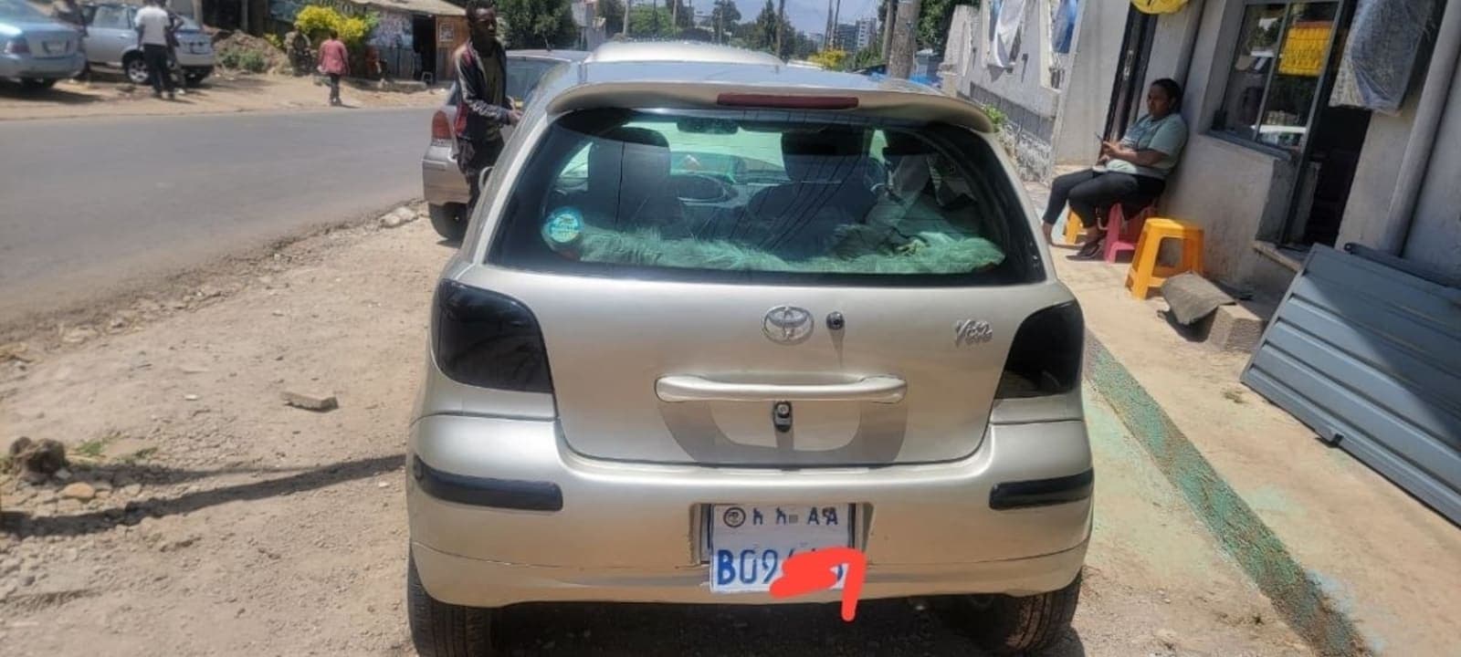 2002 toyota vitz — photo 4