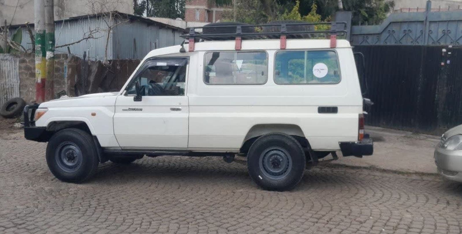 2003 Toyota Long Base — photo 2