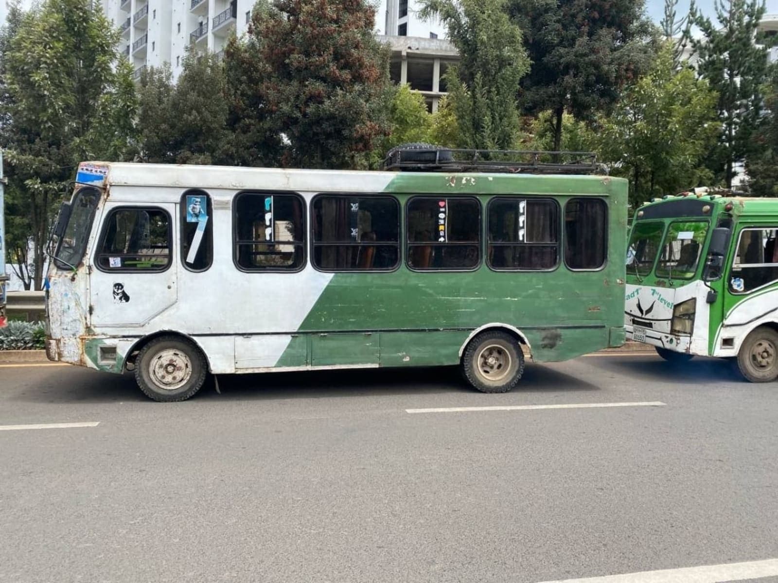Isuzu 4/3 — photo 2