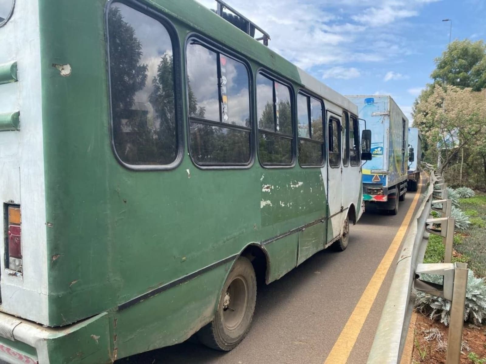 Isuzu 4/3 — photo 5