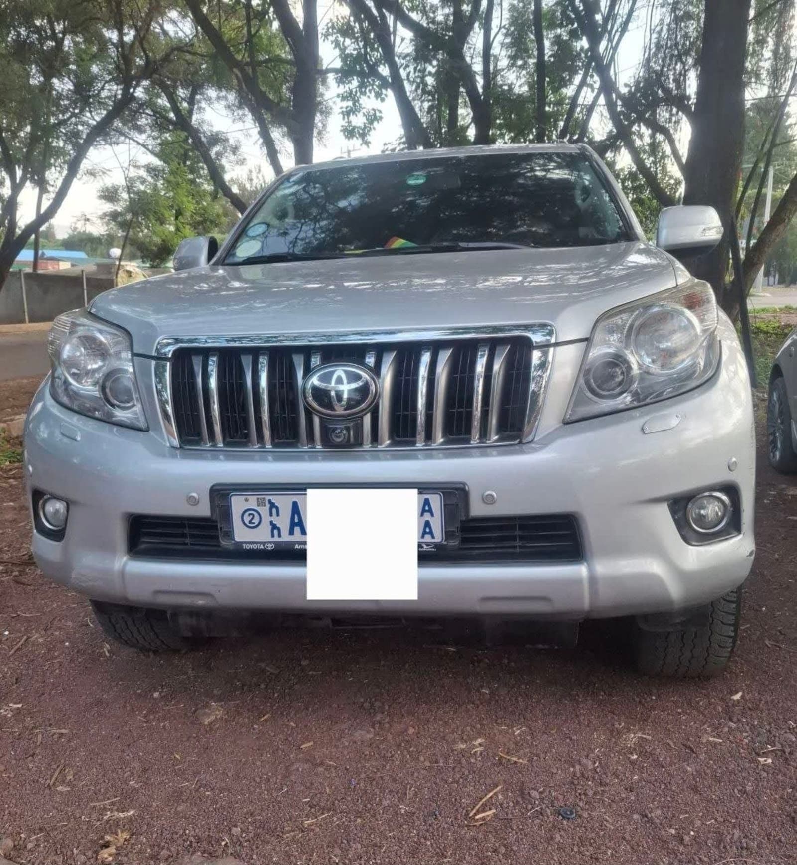 2012 Toyota Land-cruiser Prado — photo 2