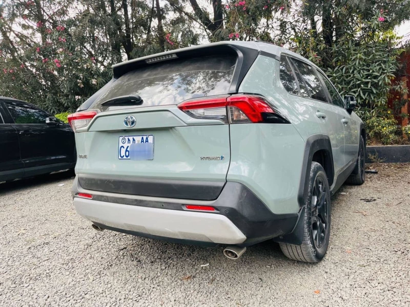 2022 Toyota Rav4 Hybrid Adventure — photo 6