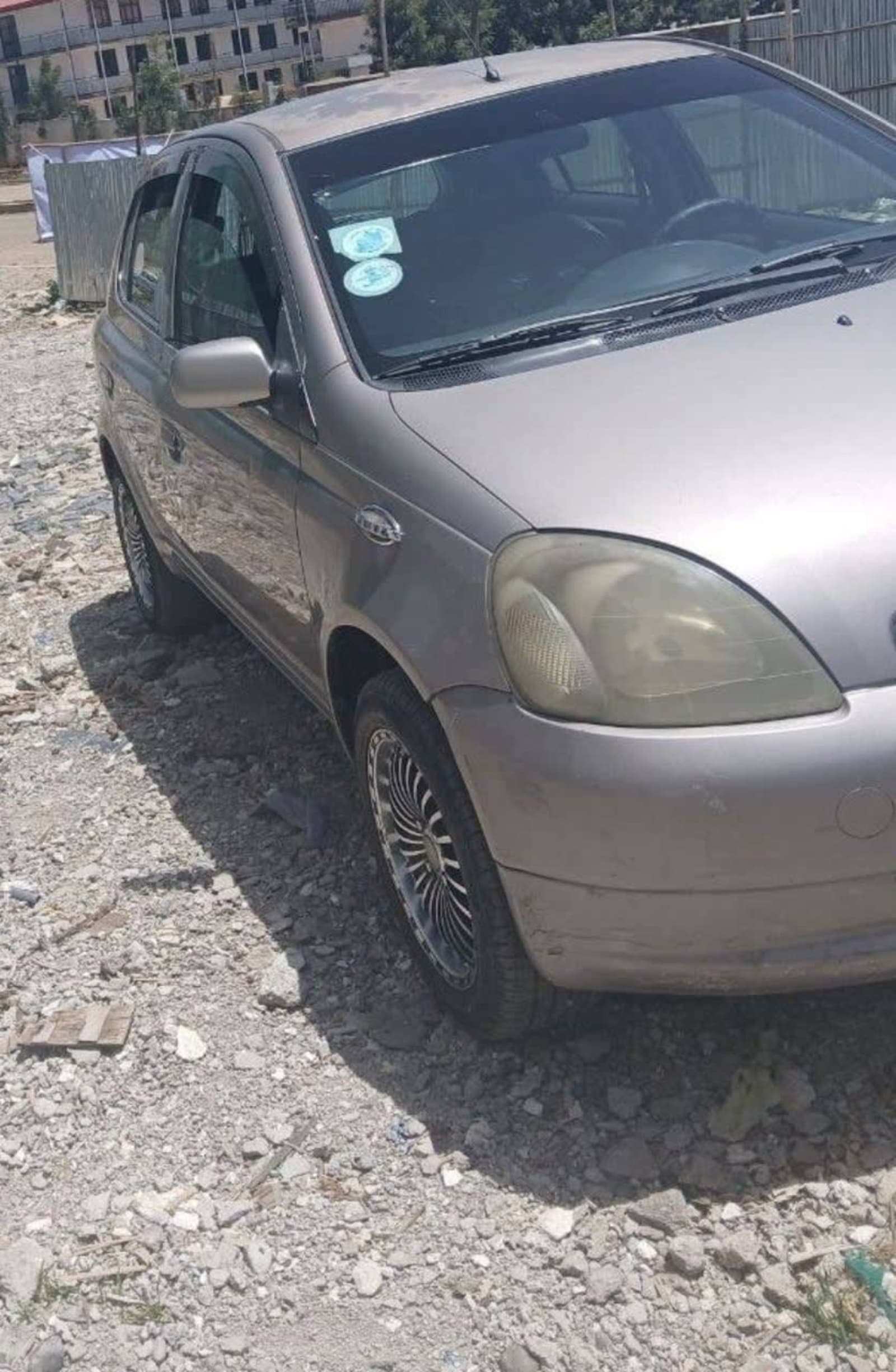 2001 Toyota Vitz — photo 5