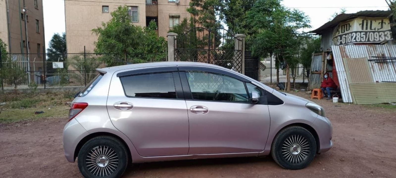 2012 Toyota Yaris — photo 3