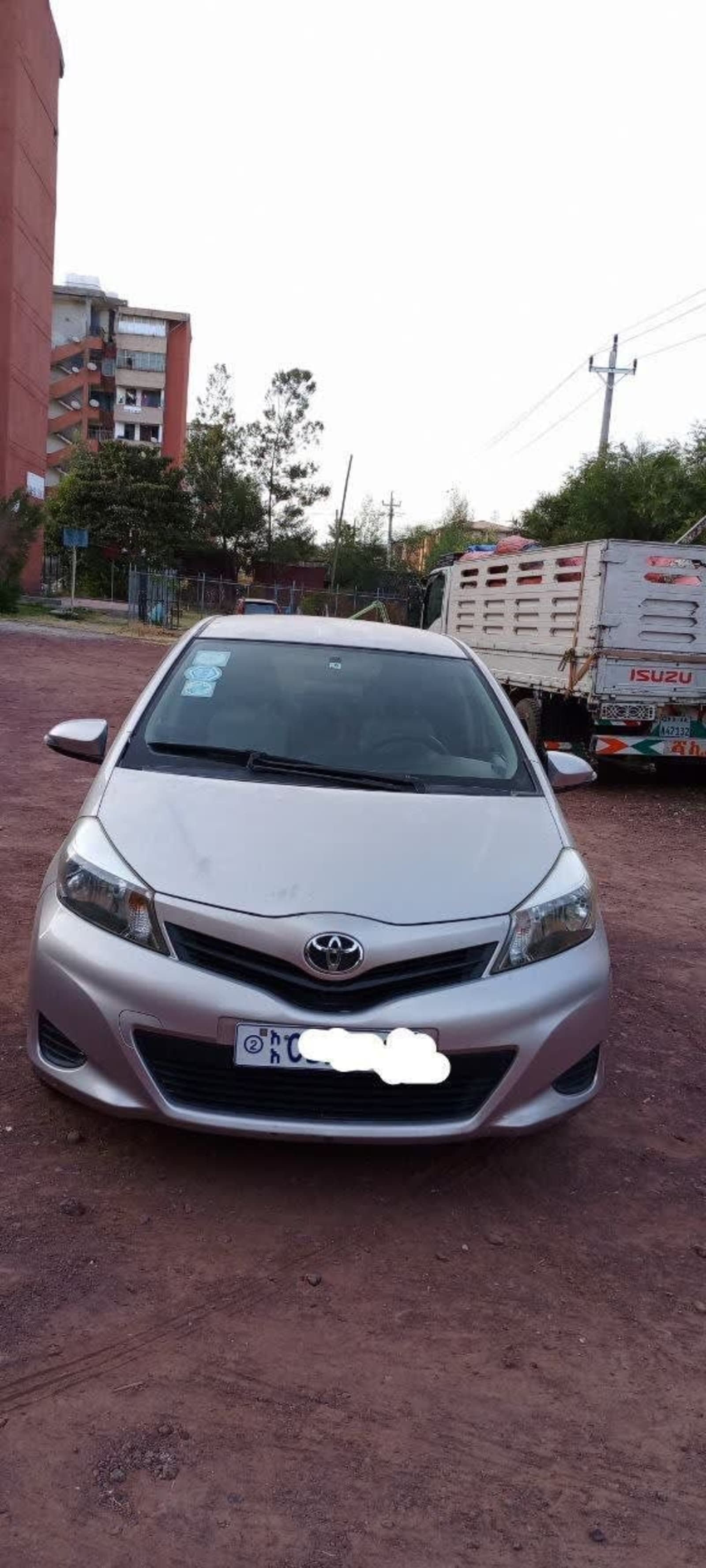 2012 Toyota Yaris — photo 4
