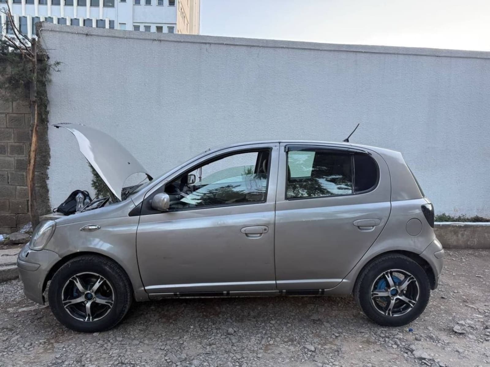 2003 Toyota Vitz — photo 4