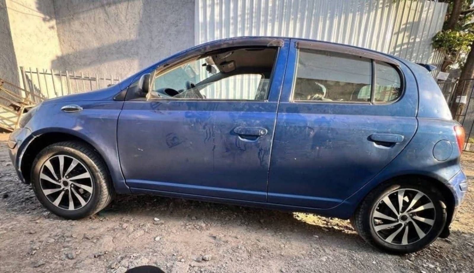 2002 Toyota Vitz