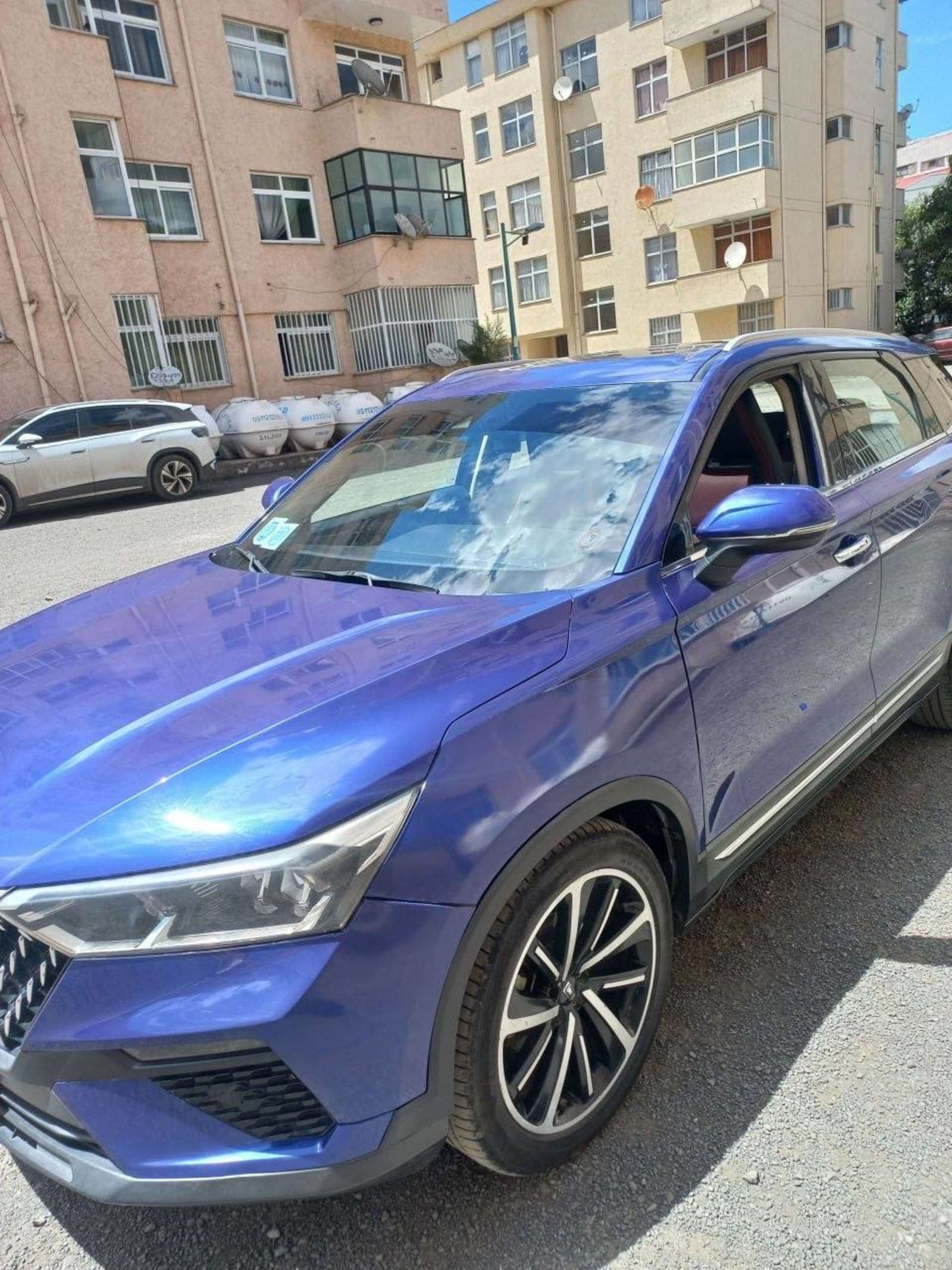 2022 FAW Bestune T77 — photo 1