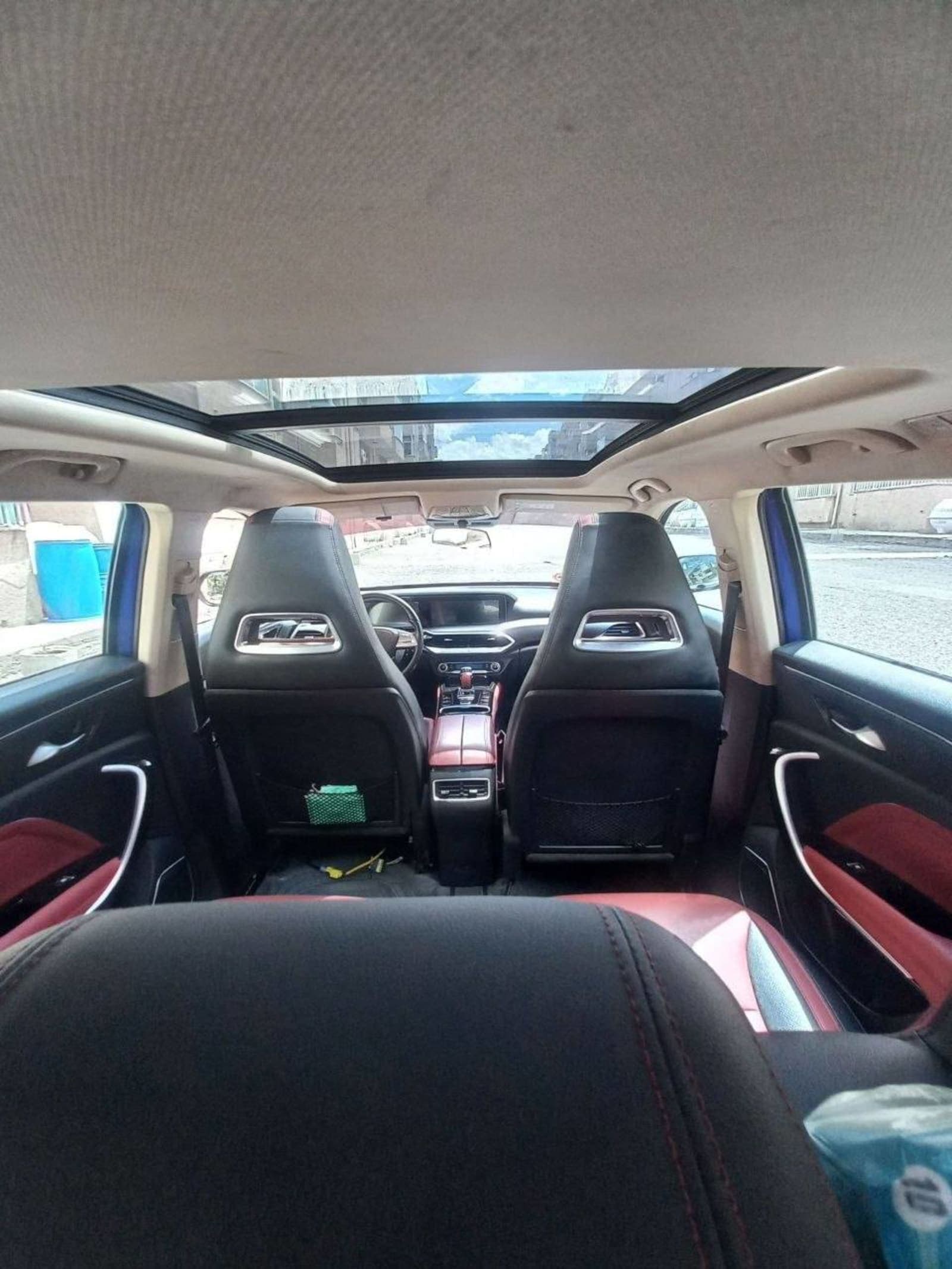 2022 FAW Bestune T77 — photo 4