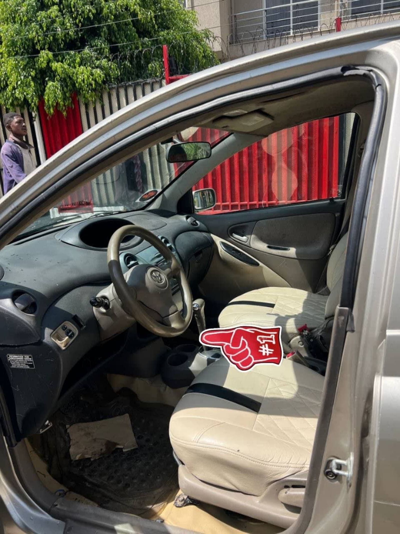 2003 Toyota Platz — photo 8