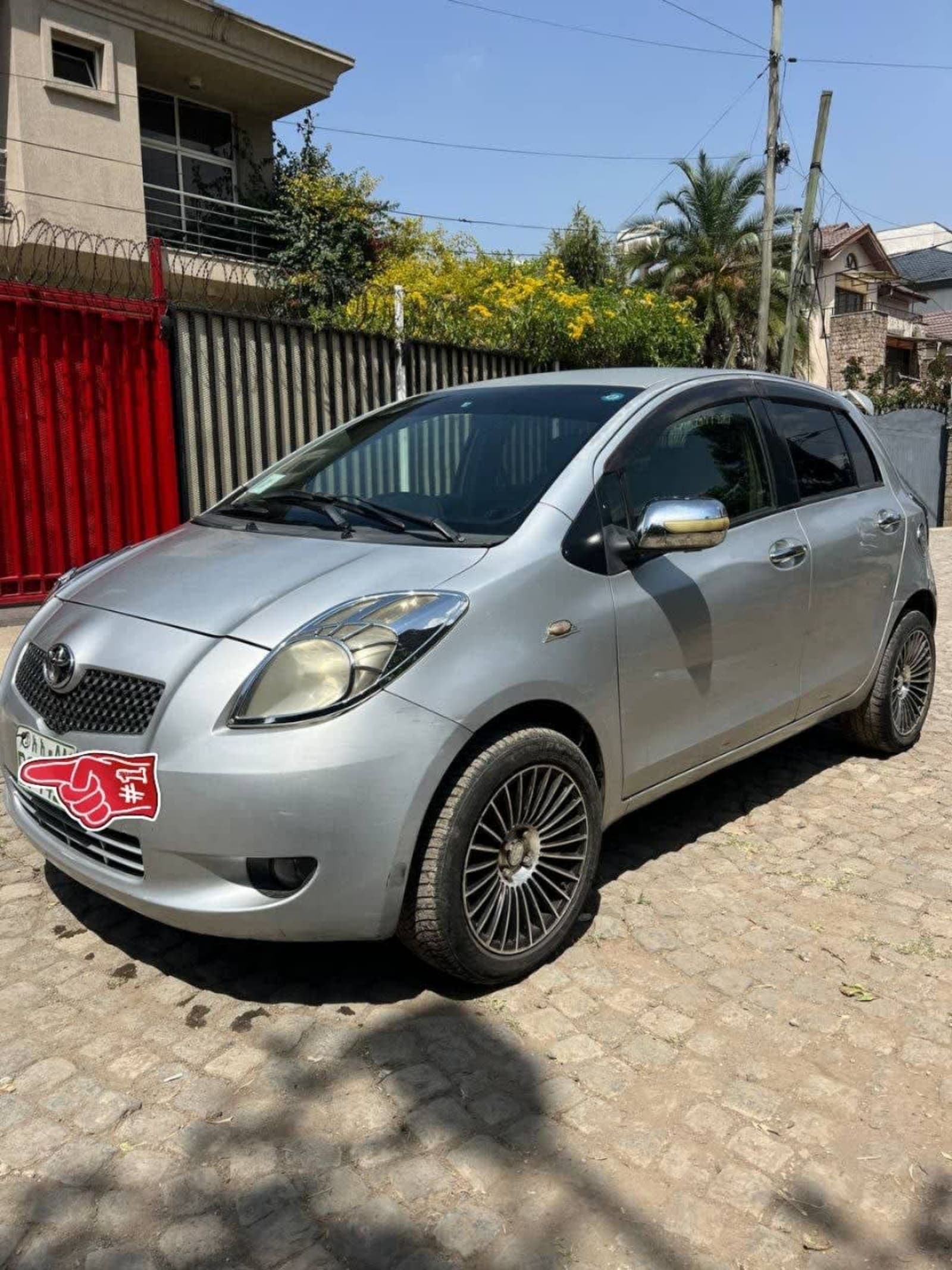 2007 Toyota Yaris Compact — photo 2