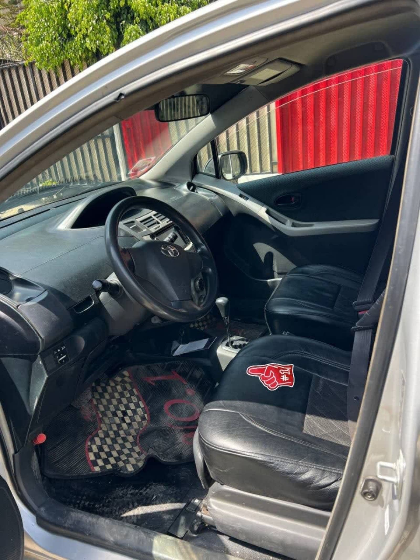 2007 Toyota Yaris Compact — photo 8