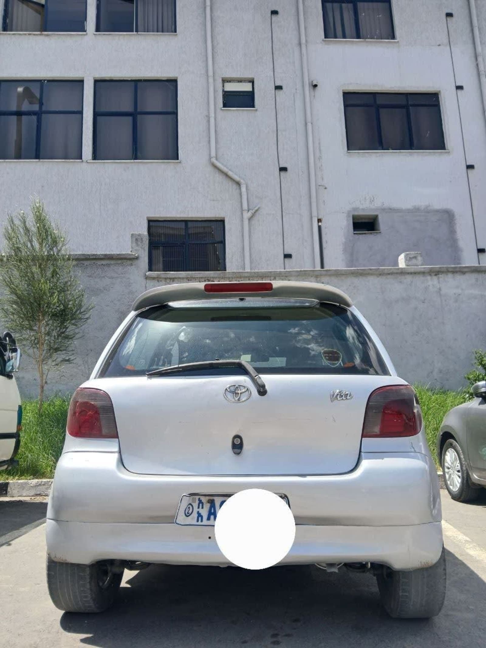 2001 Toyota Vitz — photo 2