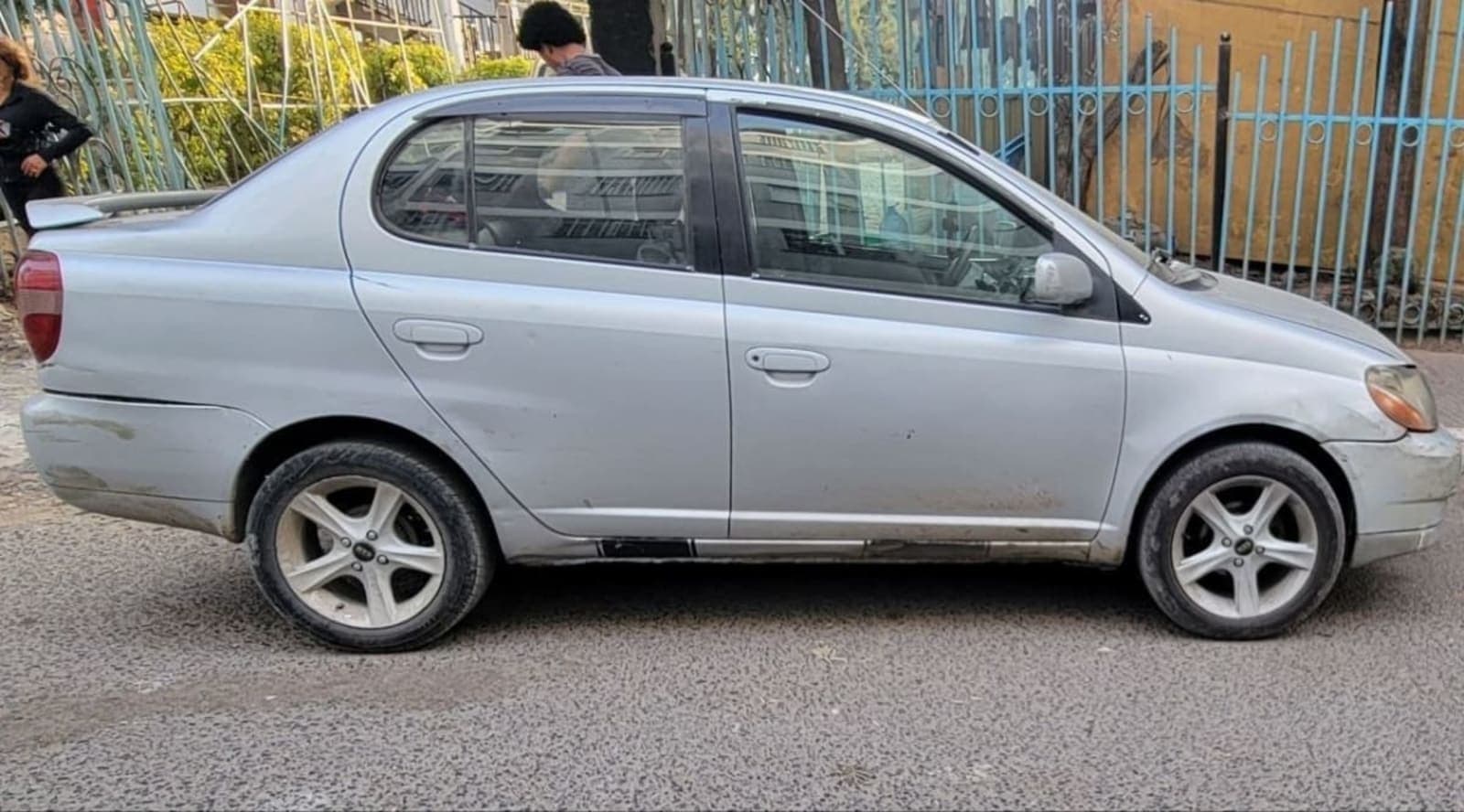 2002 Toyota Platz — photo 5