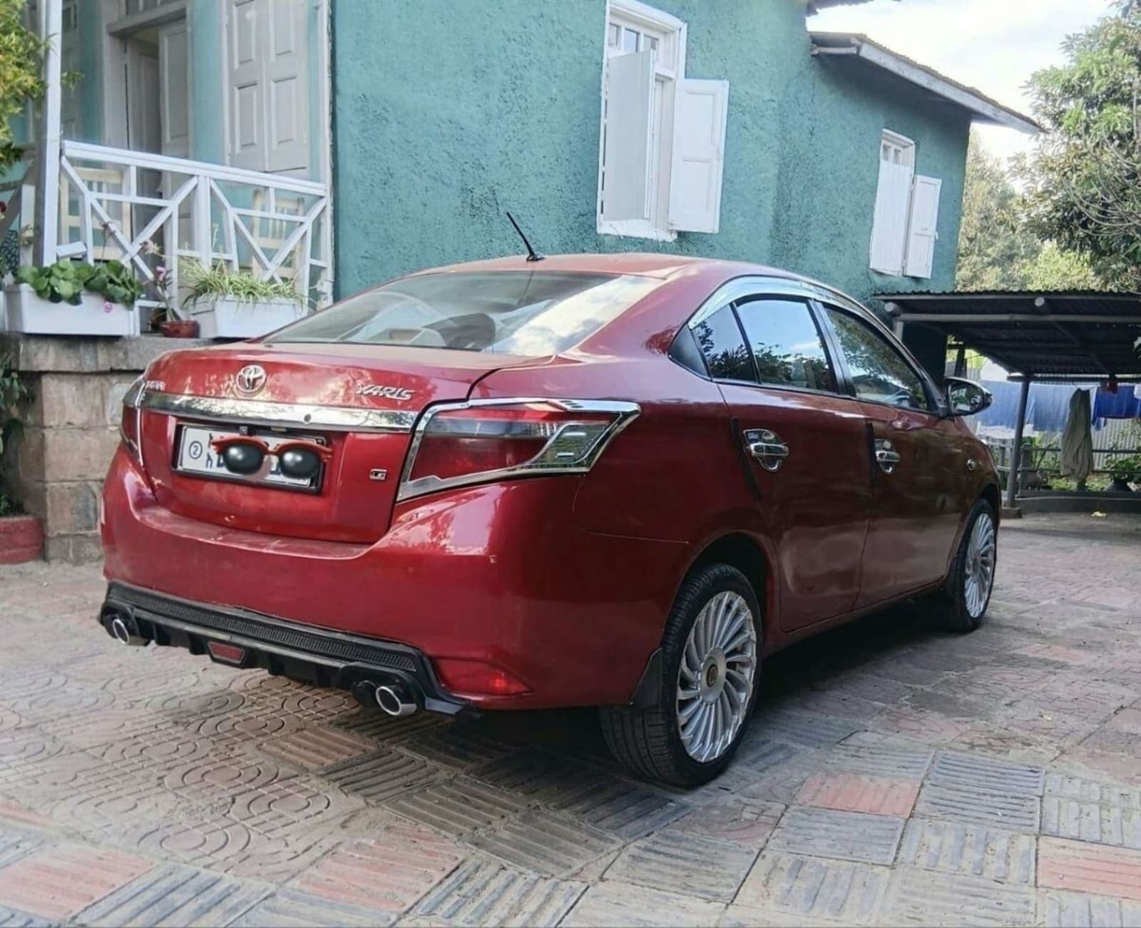 2013 Toyota Yaris — photo 2