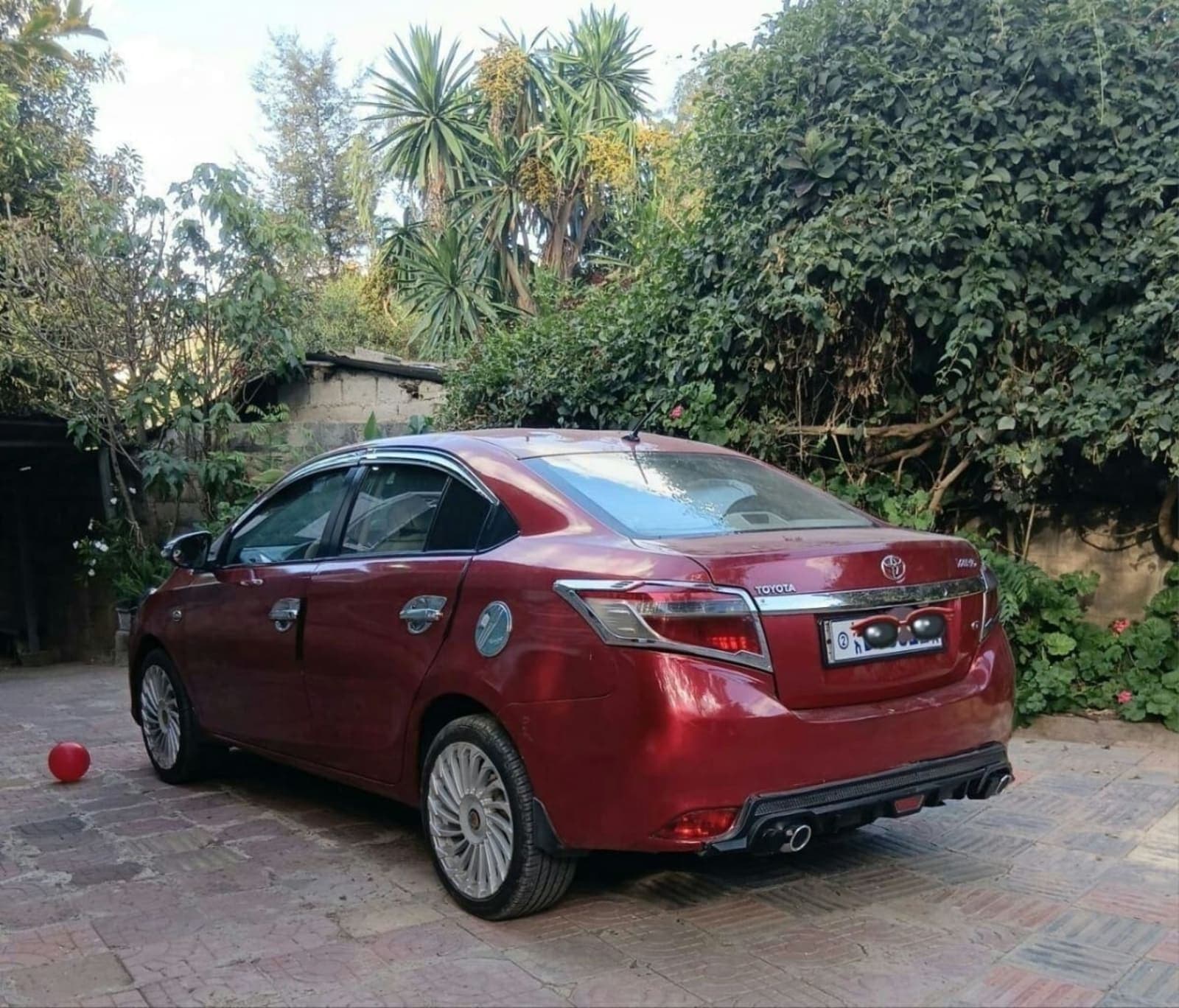 2013 Toyota Yaris — photo 4