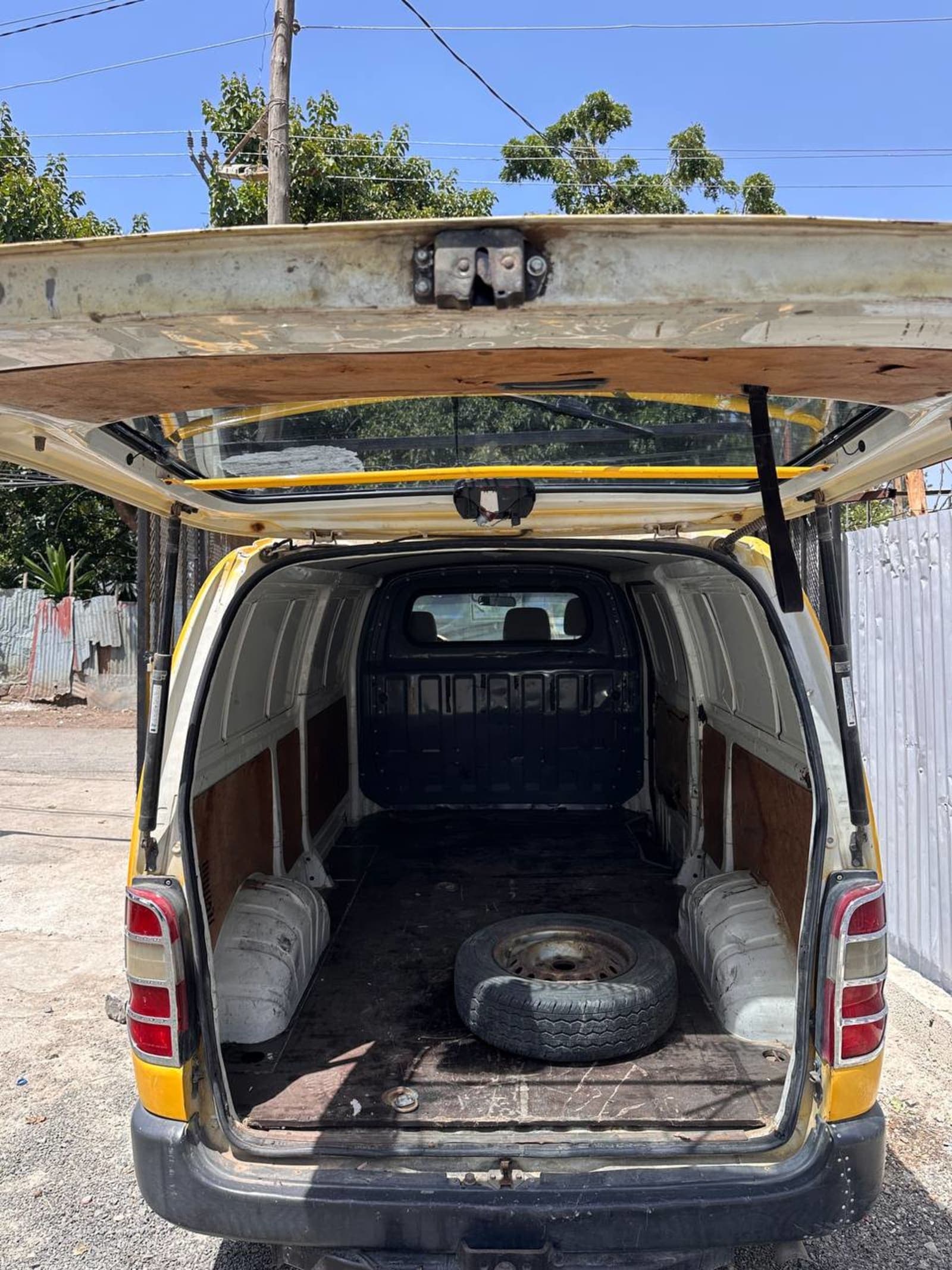 2009 Toyota D4D Dolphin โ photo 2