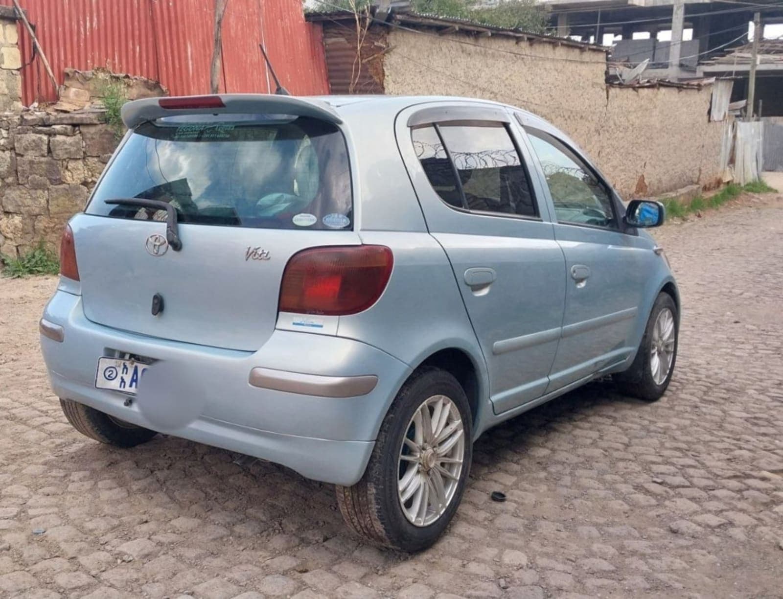2004 Toyota Vitz