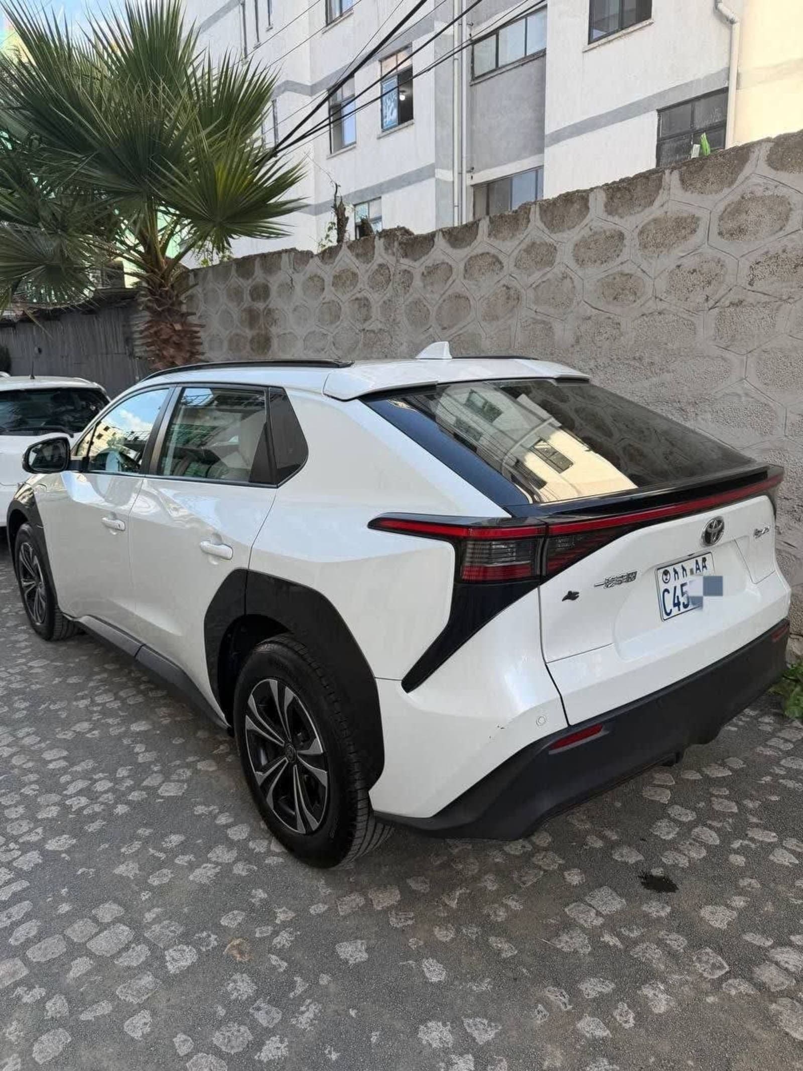 2023 Toyota BZ4X EV — photo 3