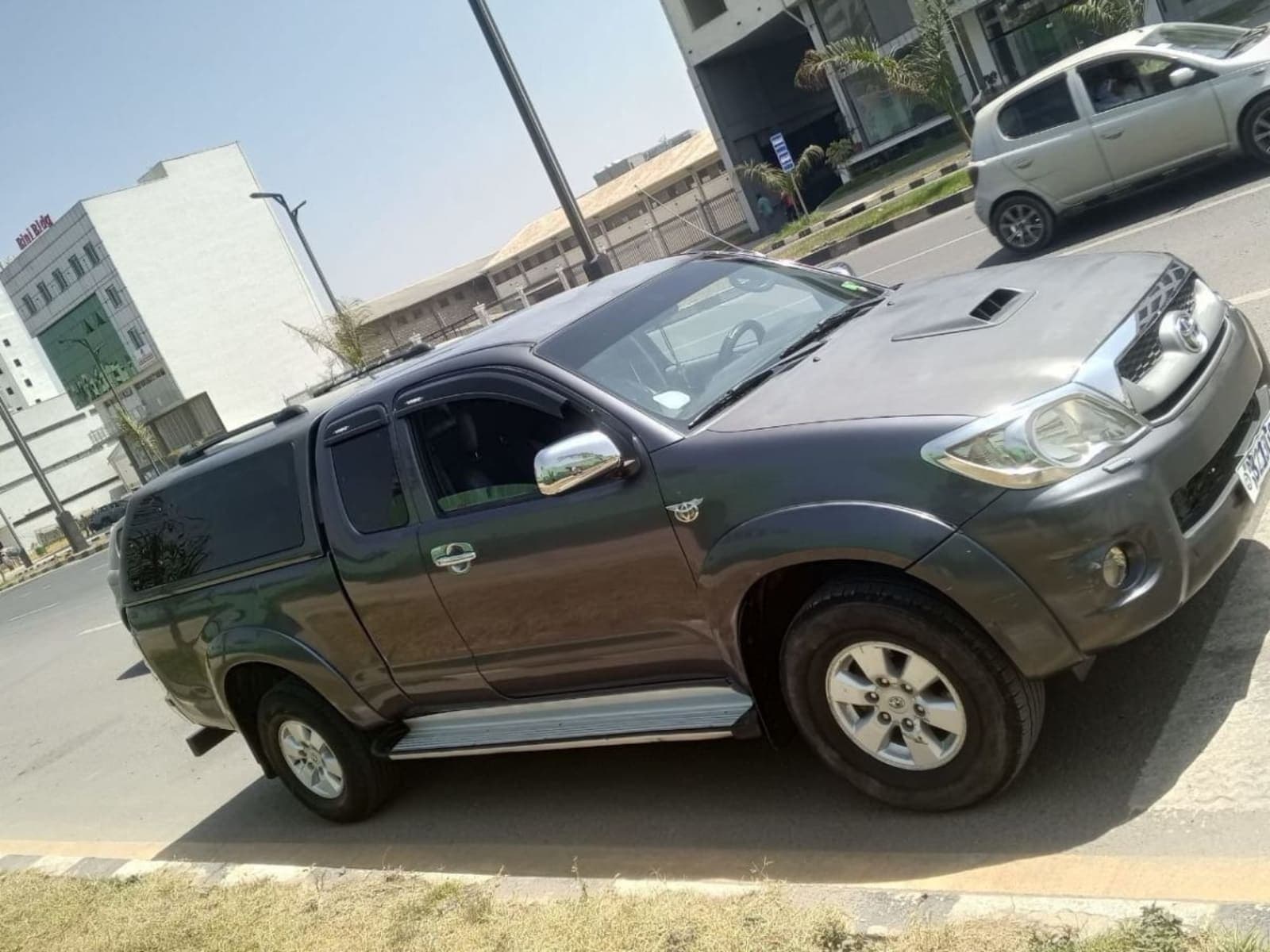 2010 Toyota Hilux — photo 3
