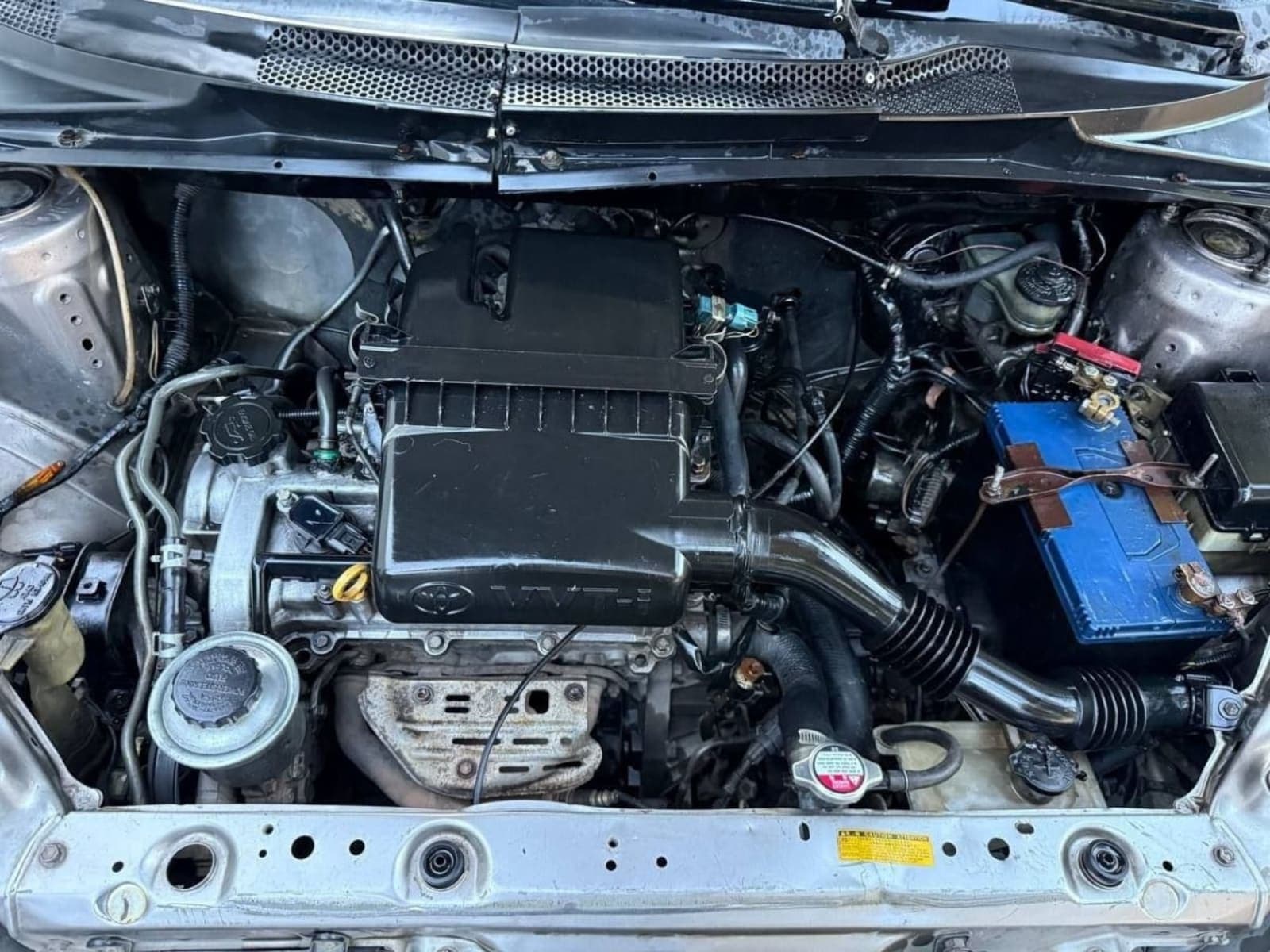 2003 TOYOTA VITZ — photo 2