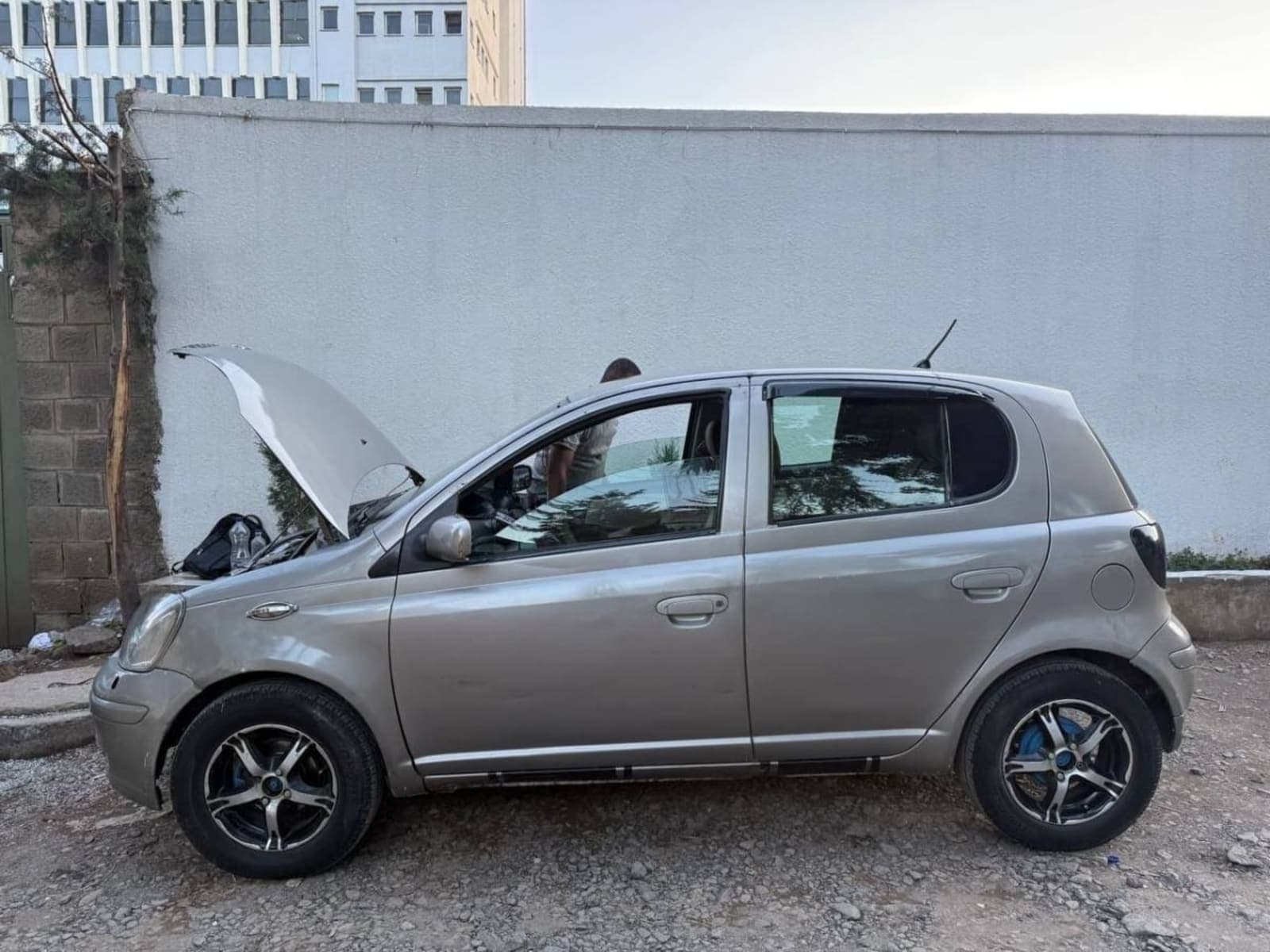 2003 TOYOTA VITZ — photo 4