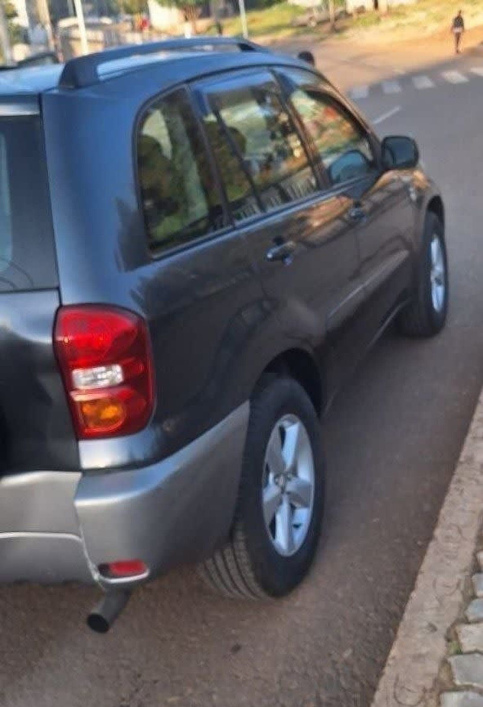 2004 Toyota RAV 4 — photo 3