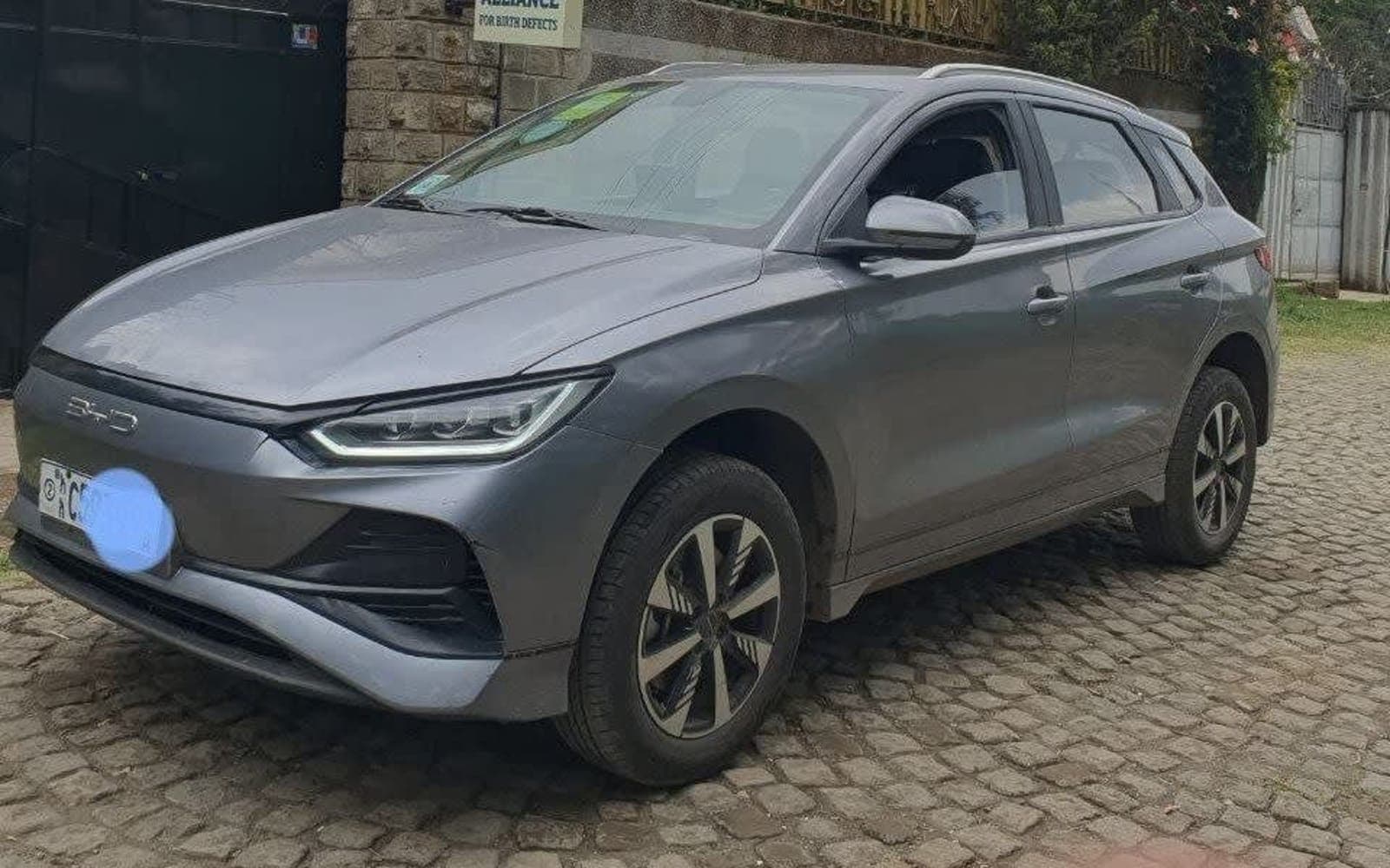 2025 BYD e2 — photo 2