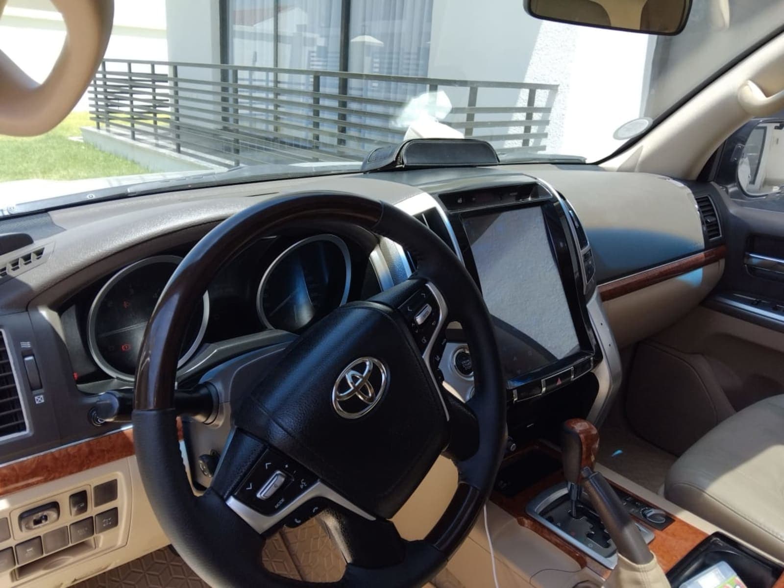 2015 Toyota Land Cruiser VX — photo 2