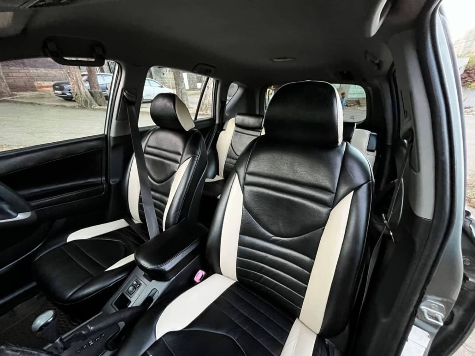 2007 Toyota RAV-4 — photo 2