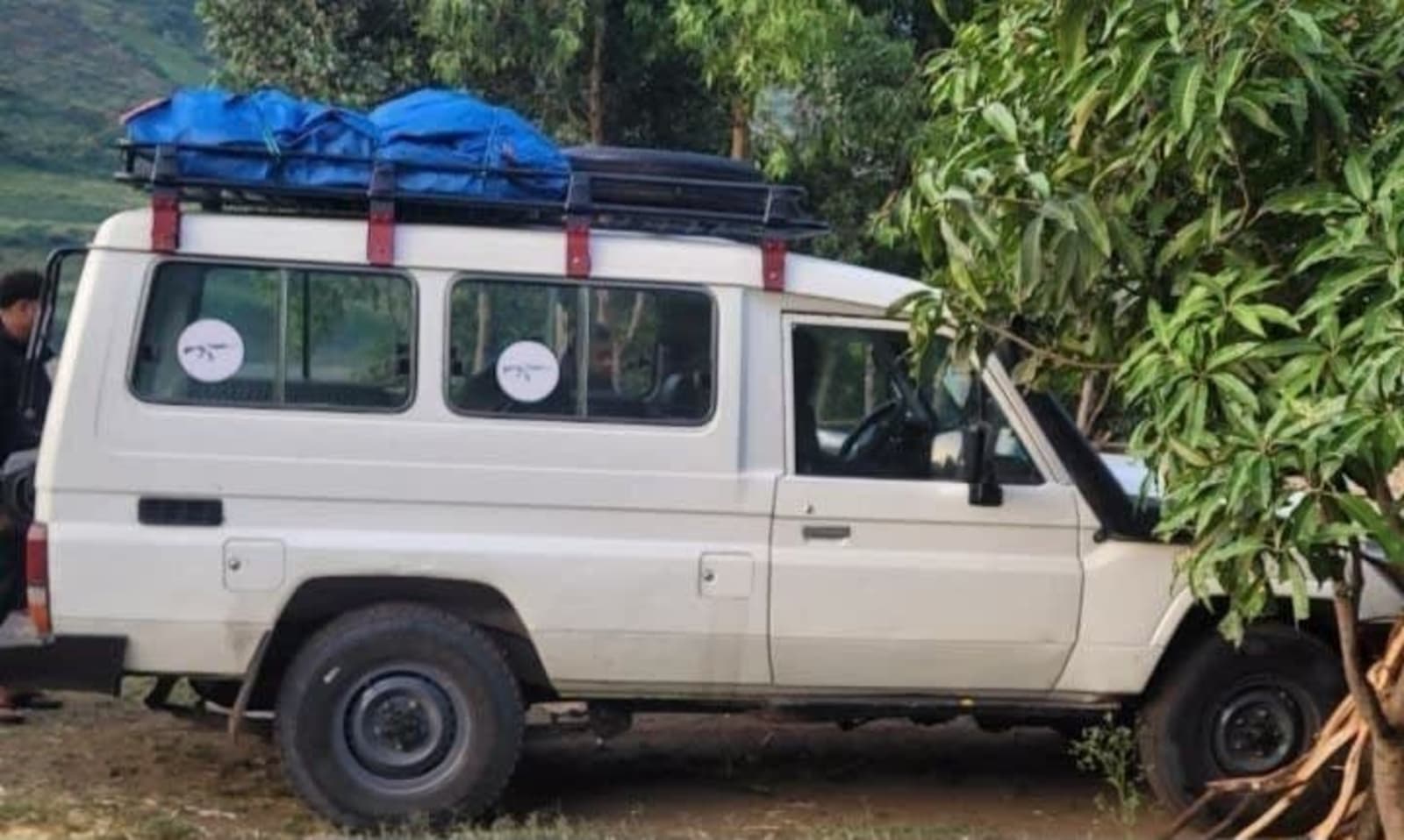 2003 Toyota Land Cruiser — photo 4