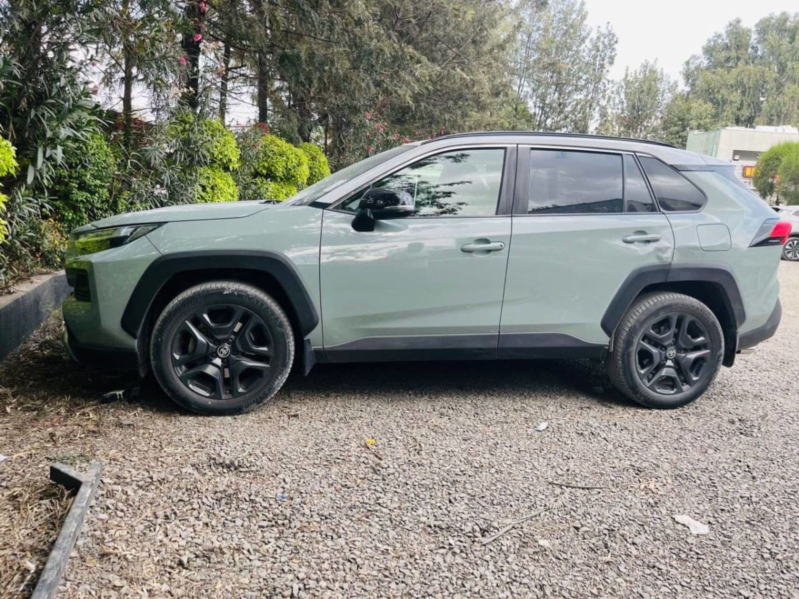2022 Toyota Rav4 Hybrid AWD โ photo 3