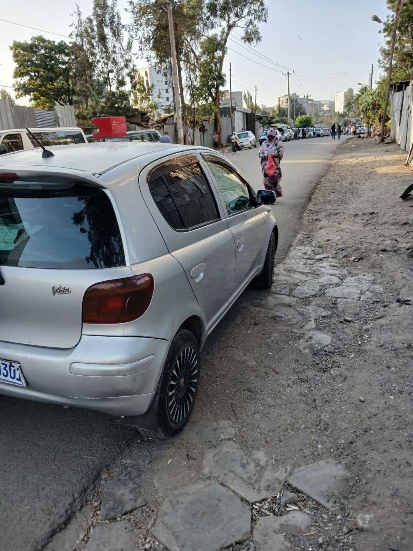 2002 Toyota Vitz — photo 2