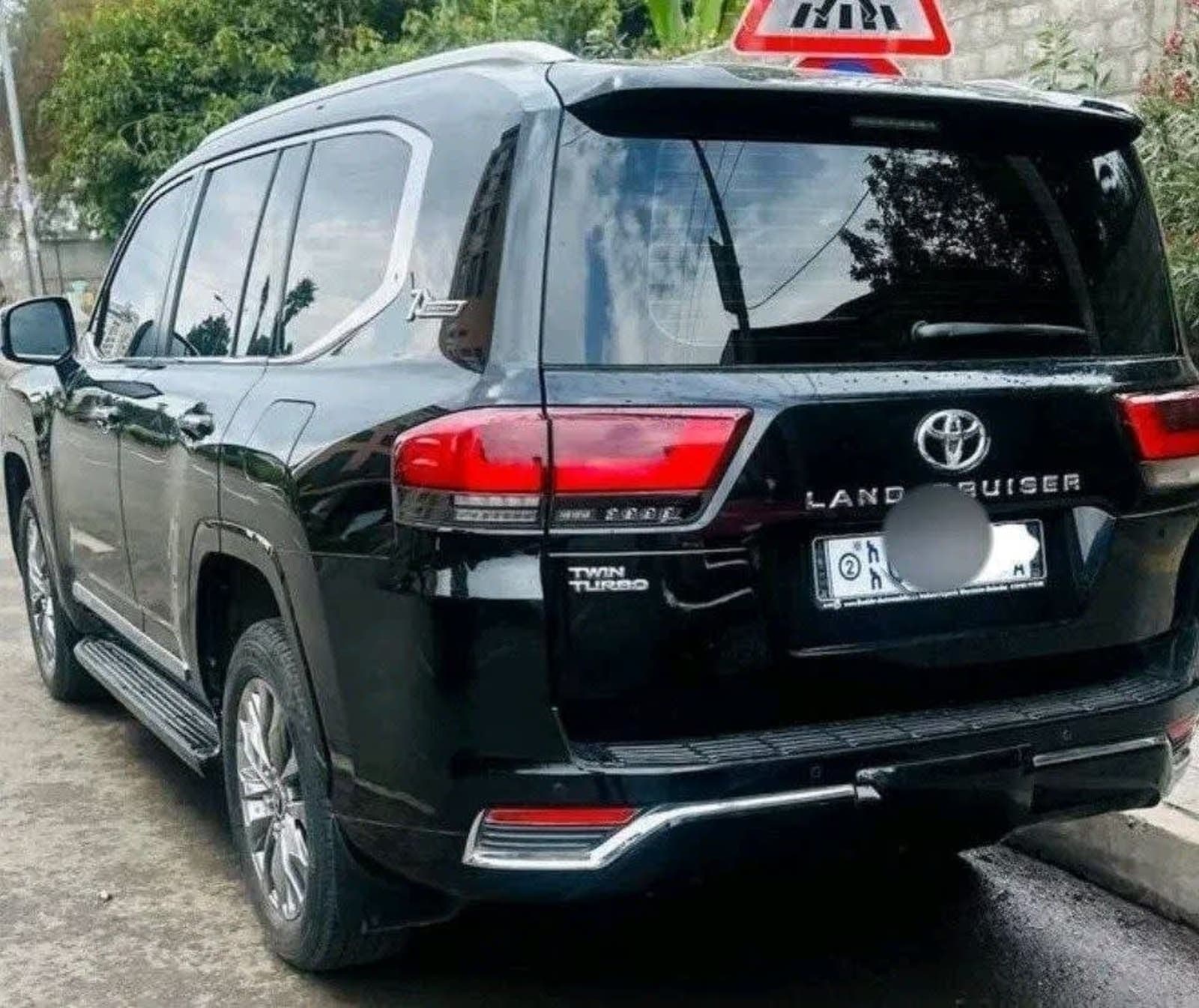 2023 Toyota LandCruiser V6 VXR — photo 2