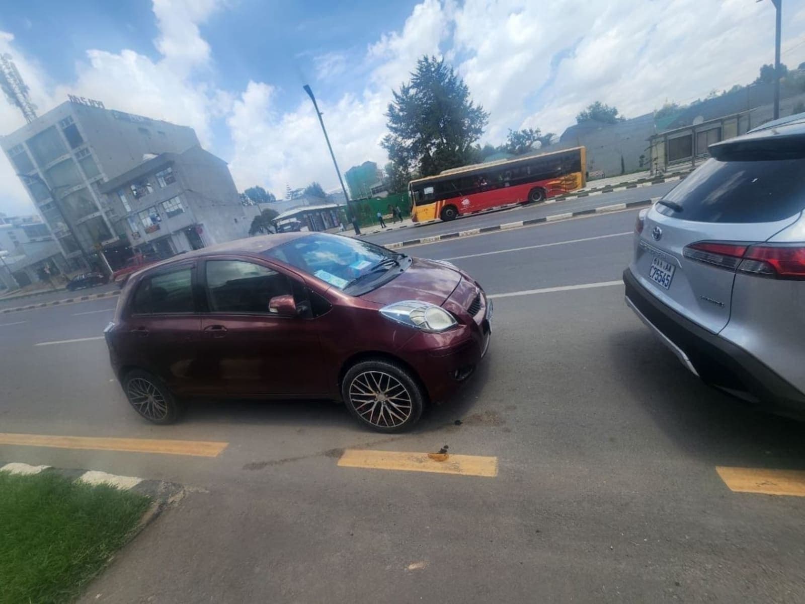 2010 Toyota Yaris Compact — photo 3