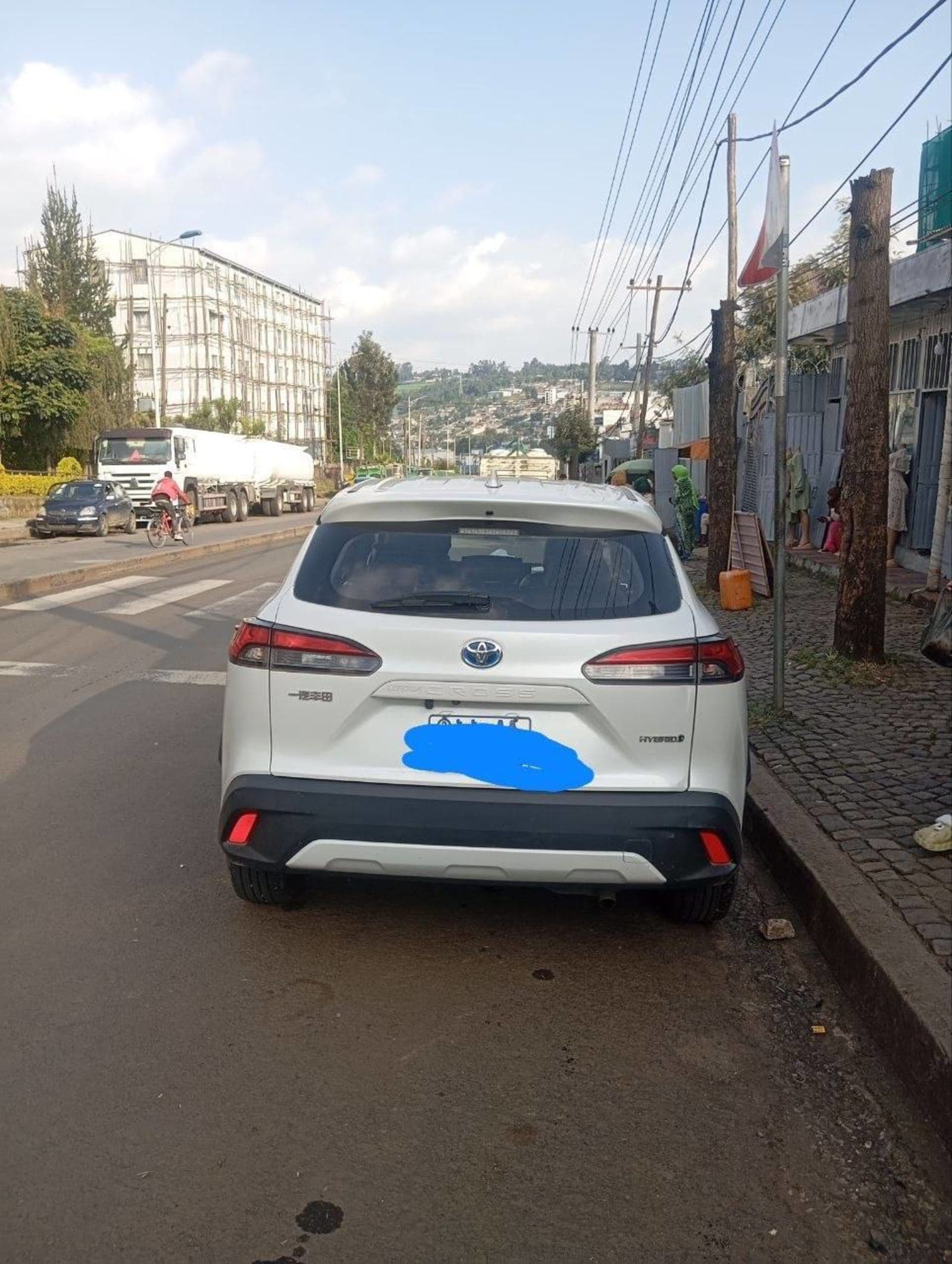 2023 Toyota Corolla Cross Hybrid — photo 1