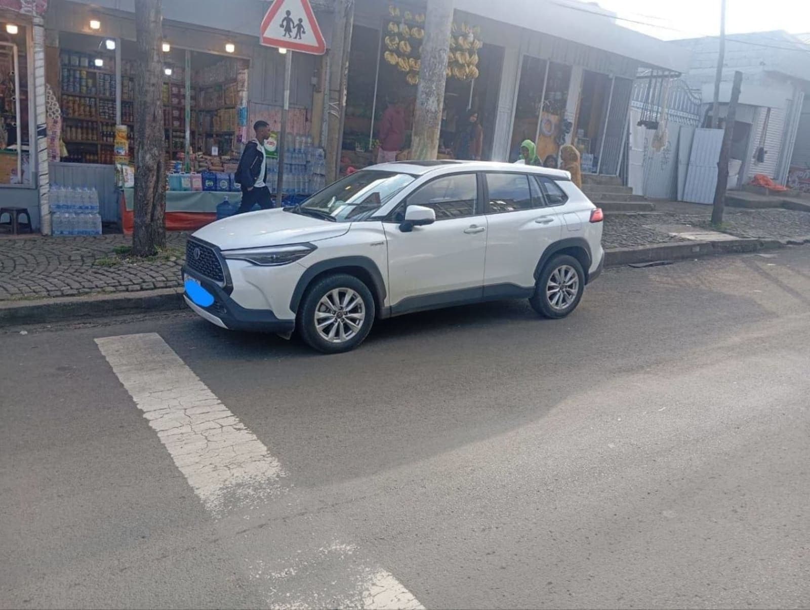 2023 Toyota Corolla Cross Hybrid — photo 2