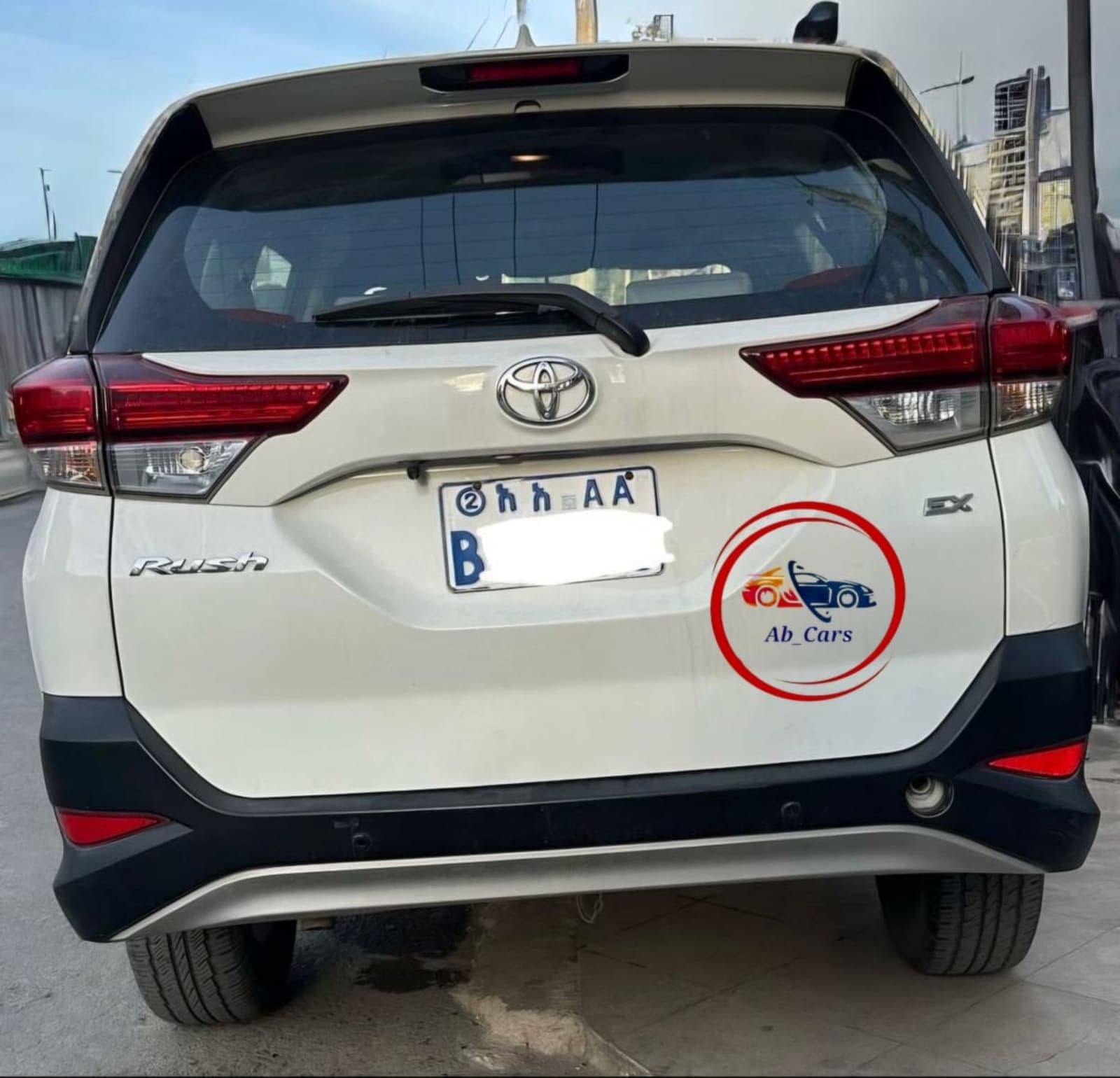 2021 Toyota Rush — photo 2
