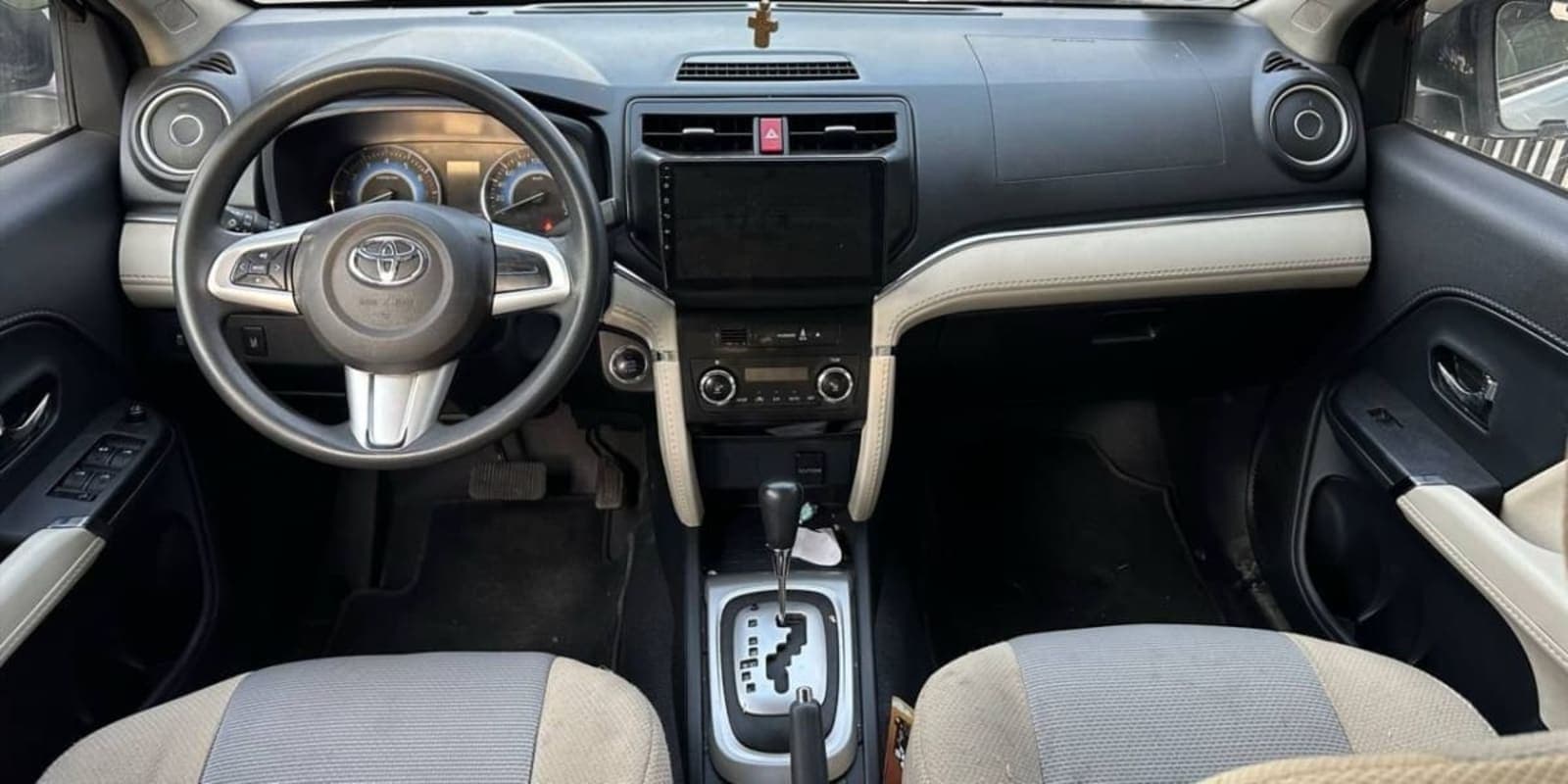 2021 Toyota Rush — photo 3