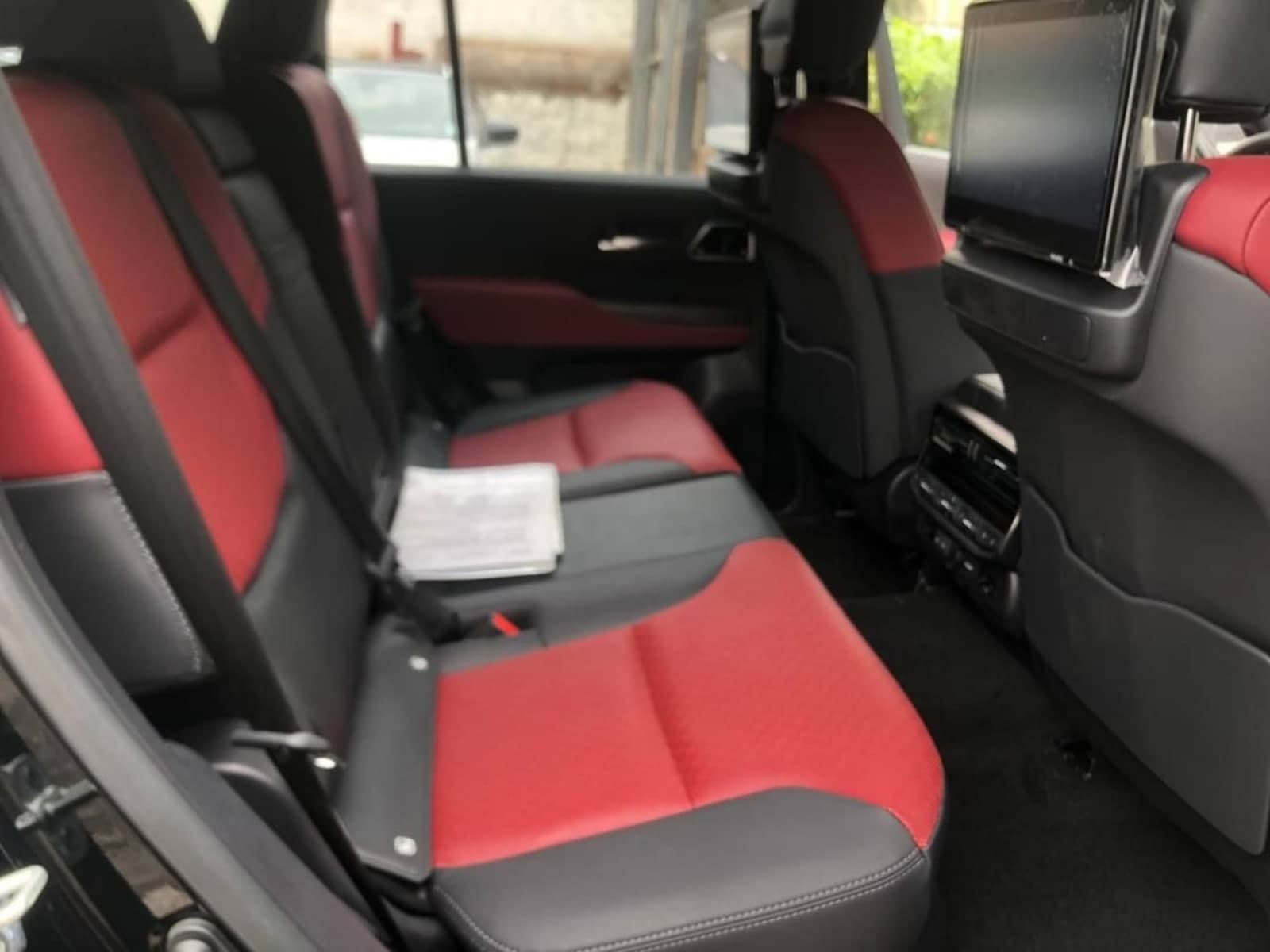 2023 Toyota Landcruiser V-XR — photo 2