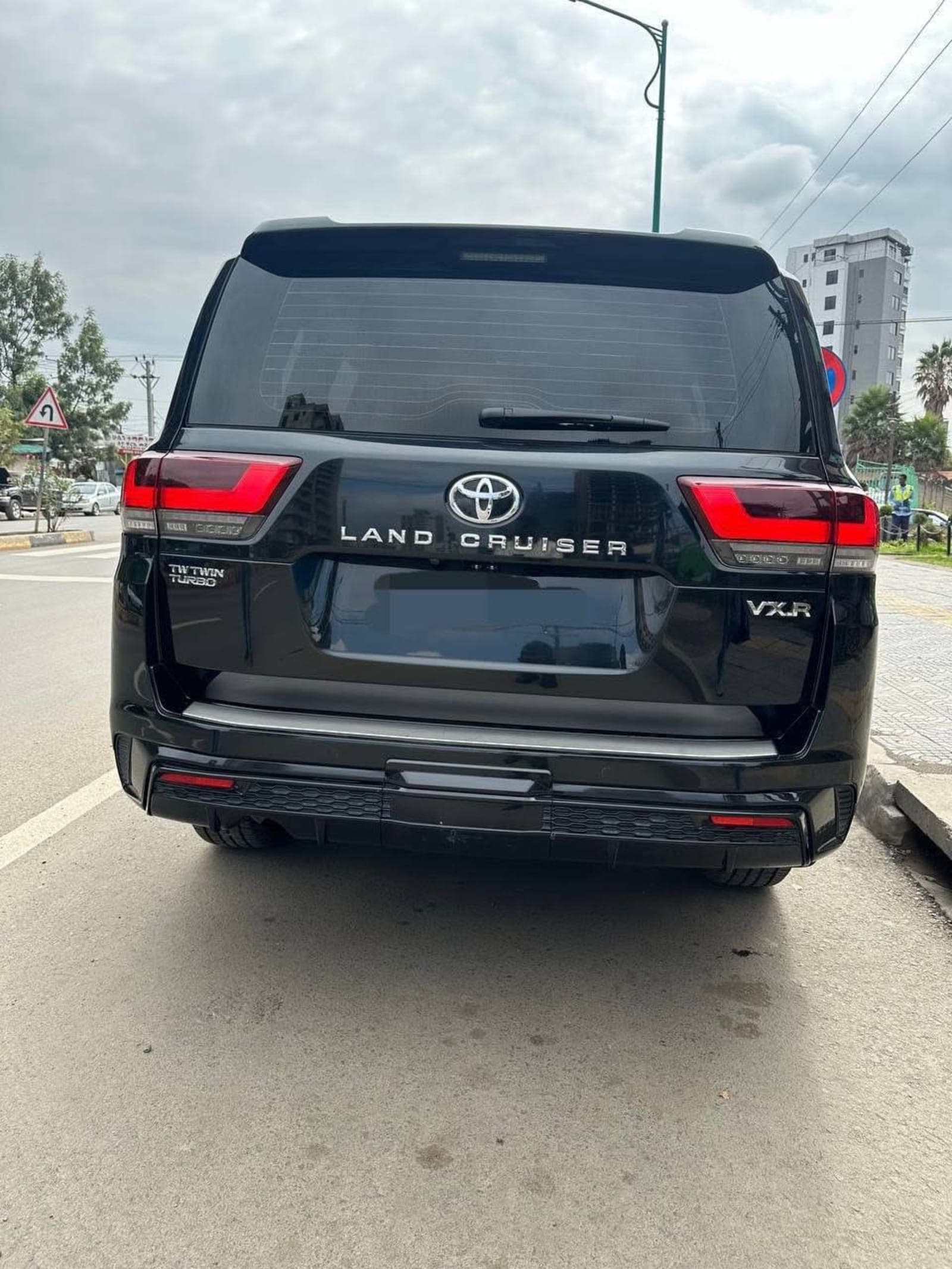 2023 Toyota Land Cruiser V6 VXR