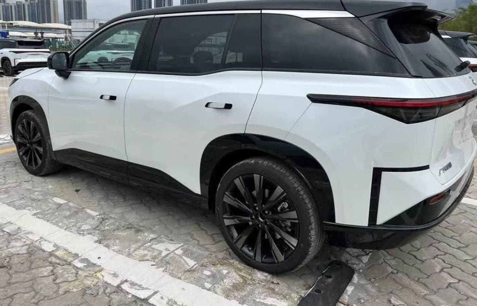 2025 Toyota BZ3X 615 LONGRANGE Smart Drive Edition — photo 3