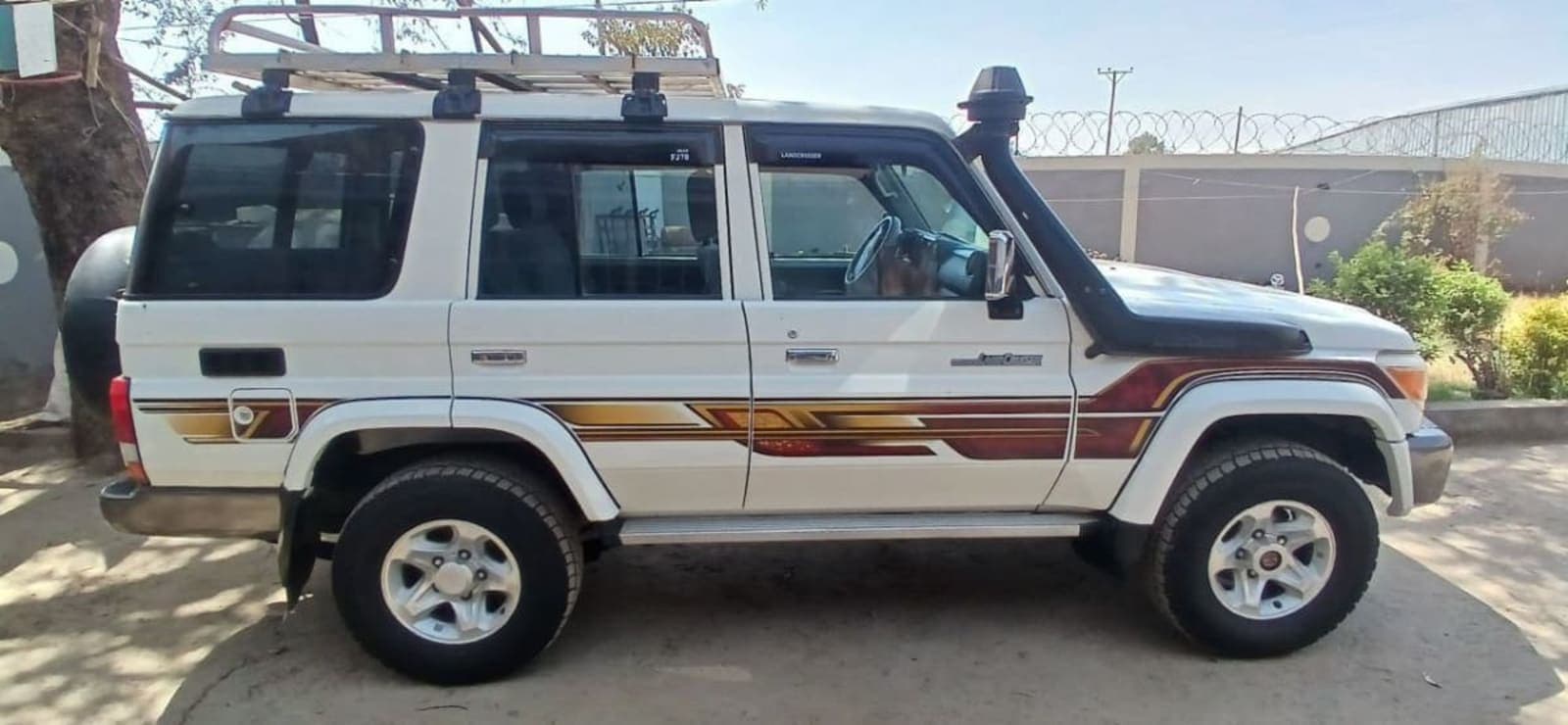 2020 Toyota LandCruiser Mark II hard top — photo 1
