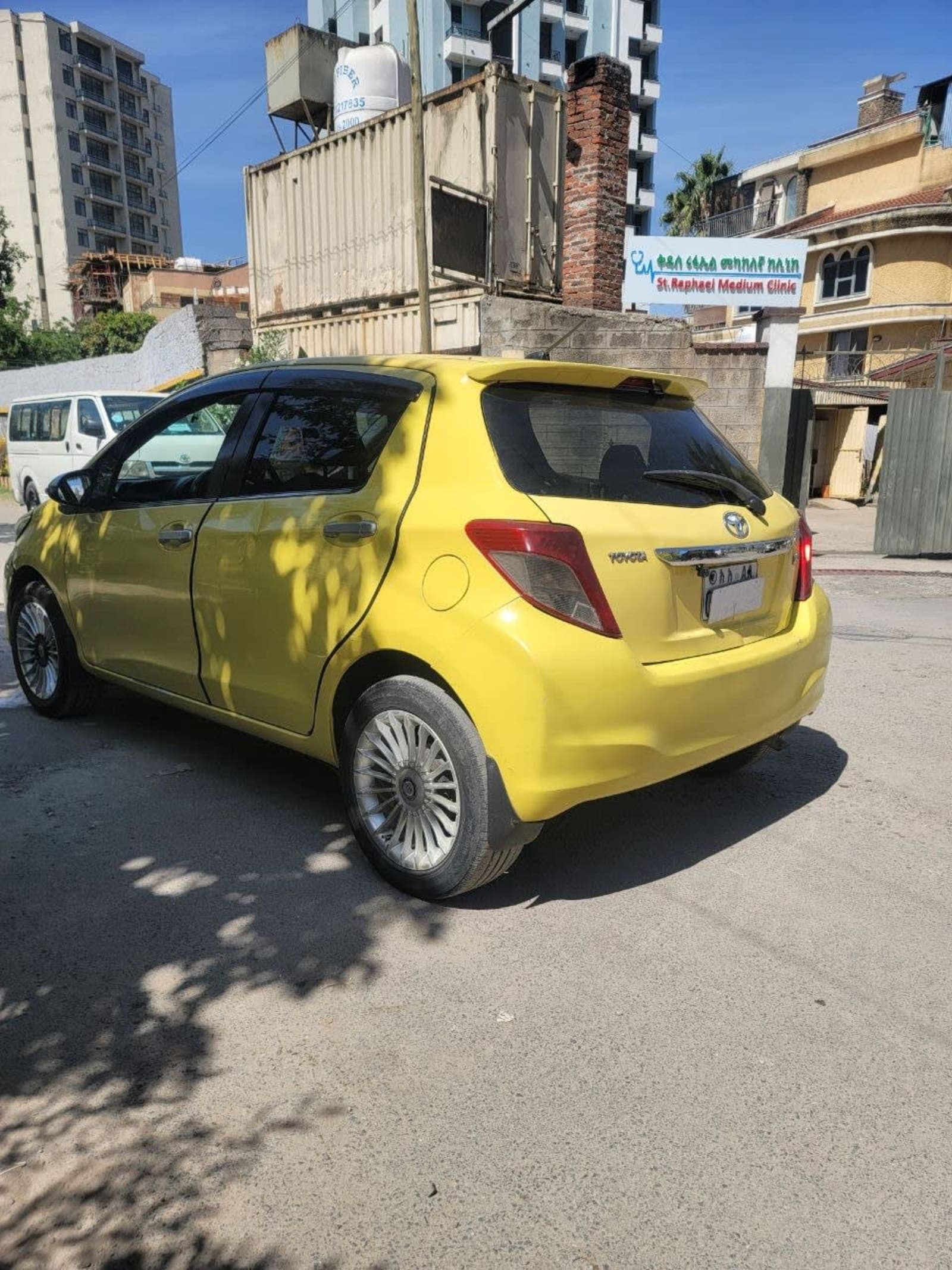 2012 TOYOTA YARIS — photo 3
