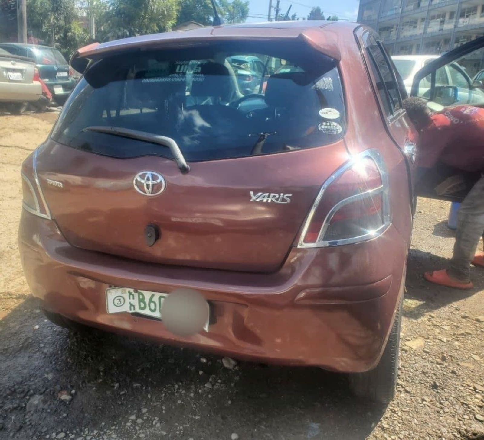 2010 Toyota Yaris Compact — photo 4