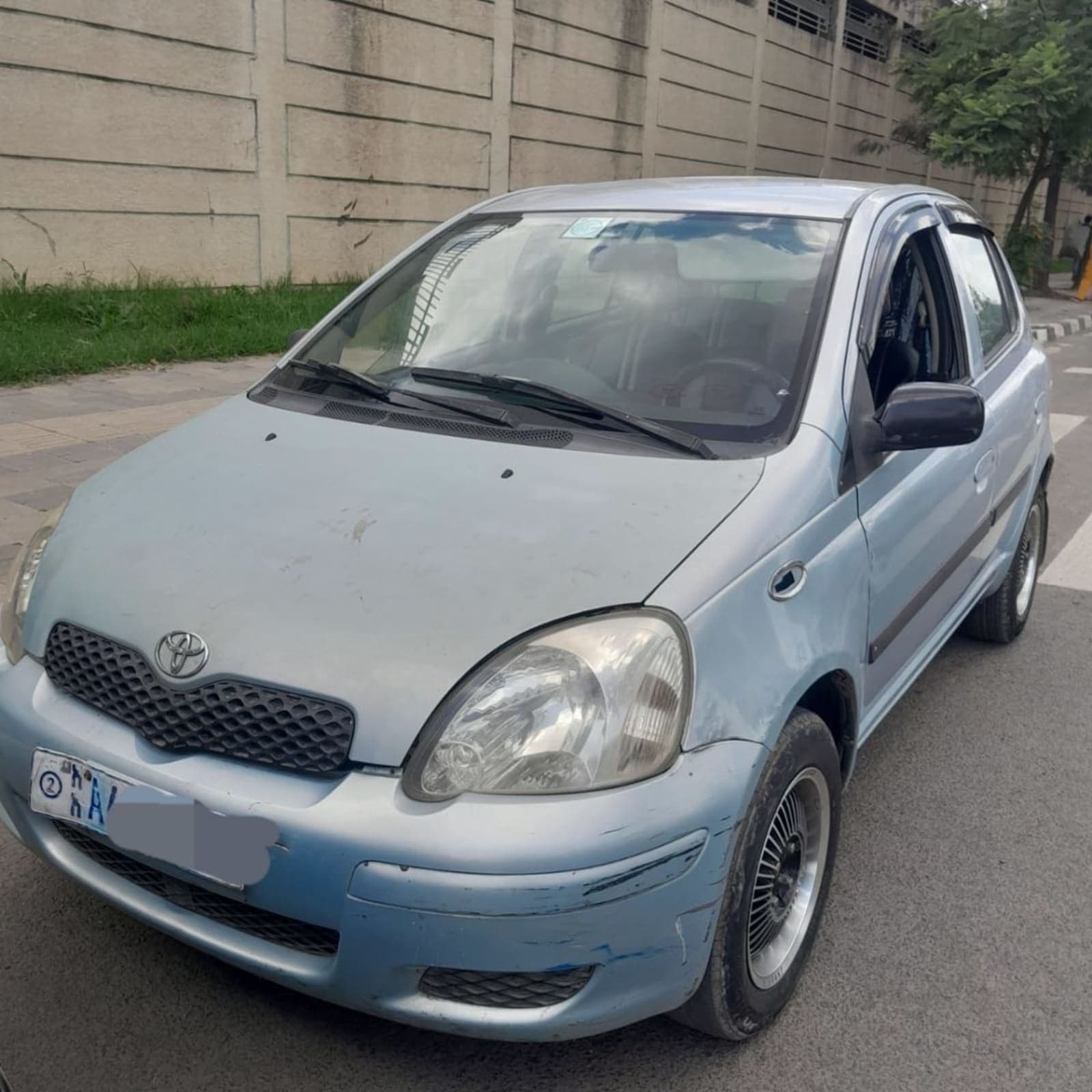 2004 Toyota Vitz — photo 5