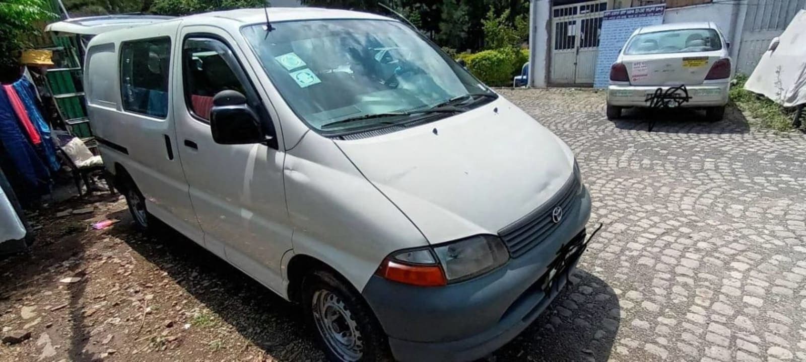 2002 Toyota D4D Dolfine — photo 2