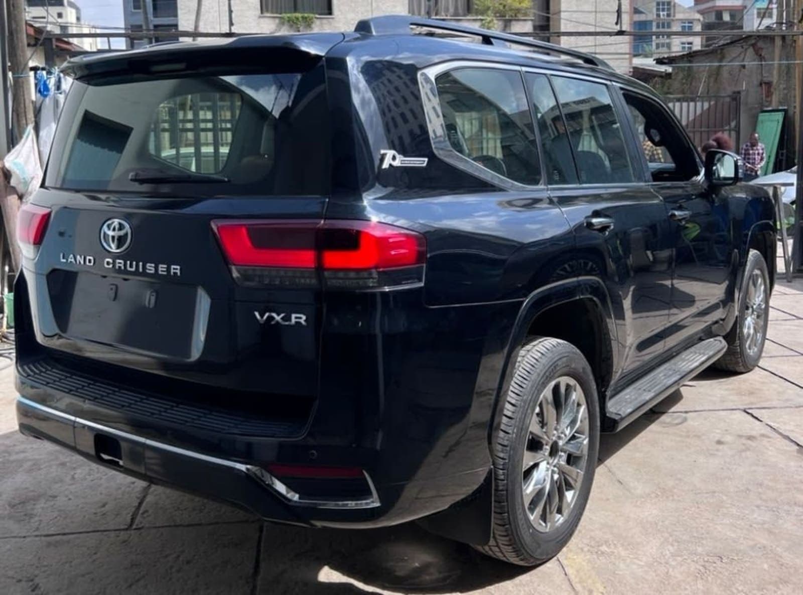 2023 Toyota LandCruiser V6 VXR