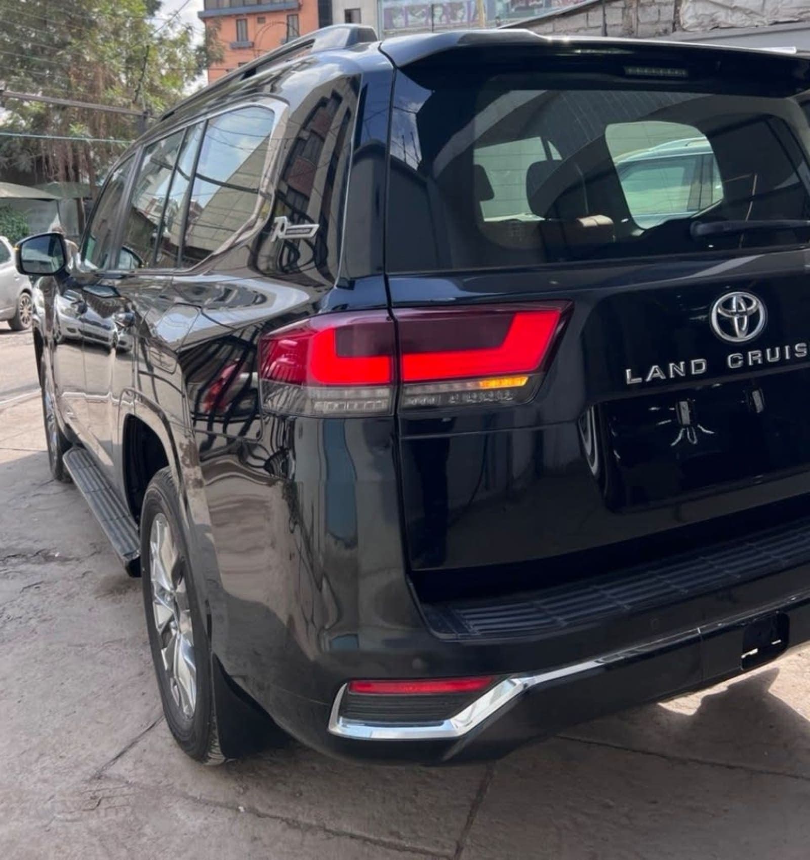 2023 Toyota LandCruiser V6 VXR — photo 4